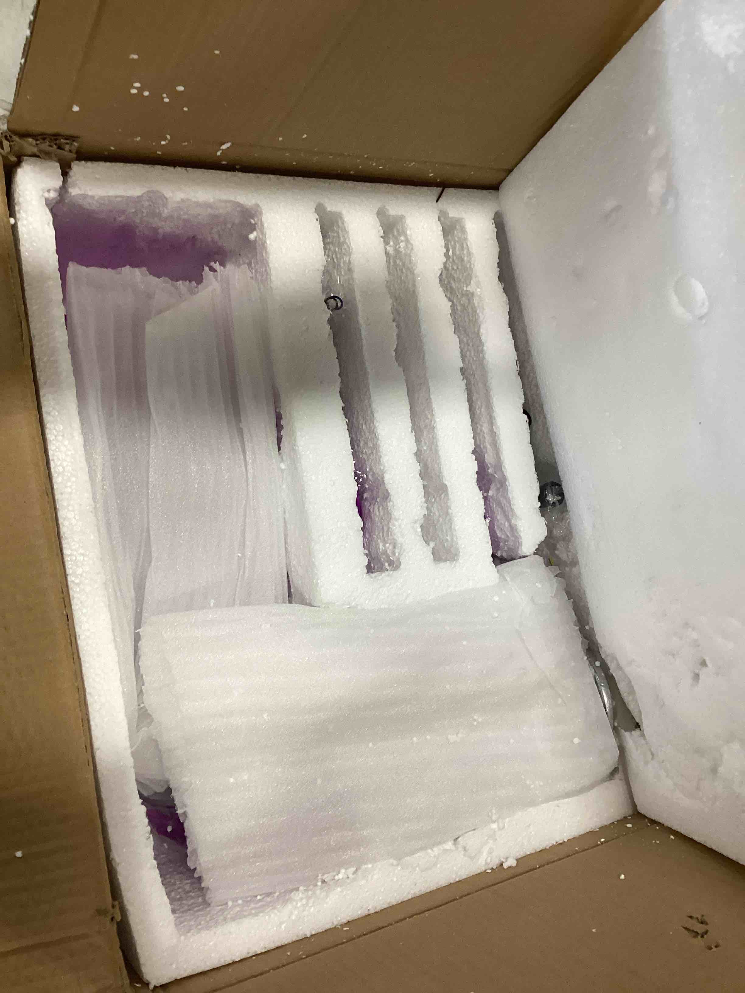 https://s3.amazonaws.com/lotting-images-prod/bidfta/RED6061012_1710596131858.jpeg