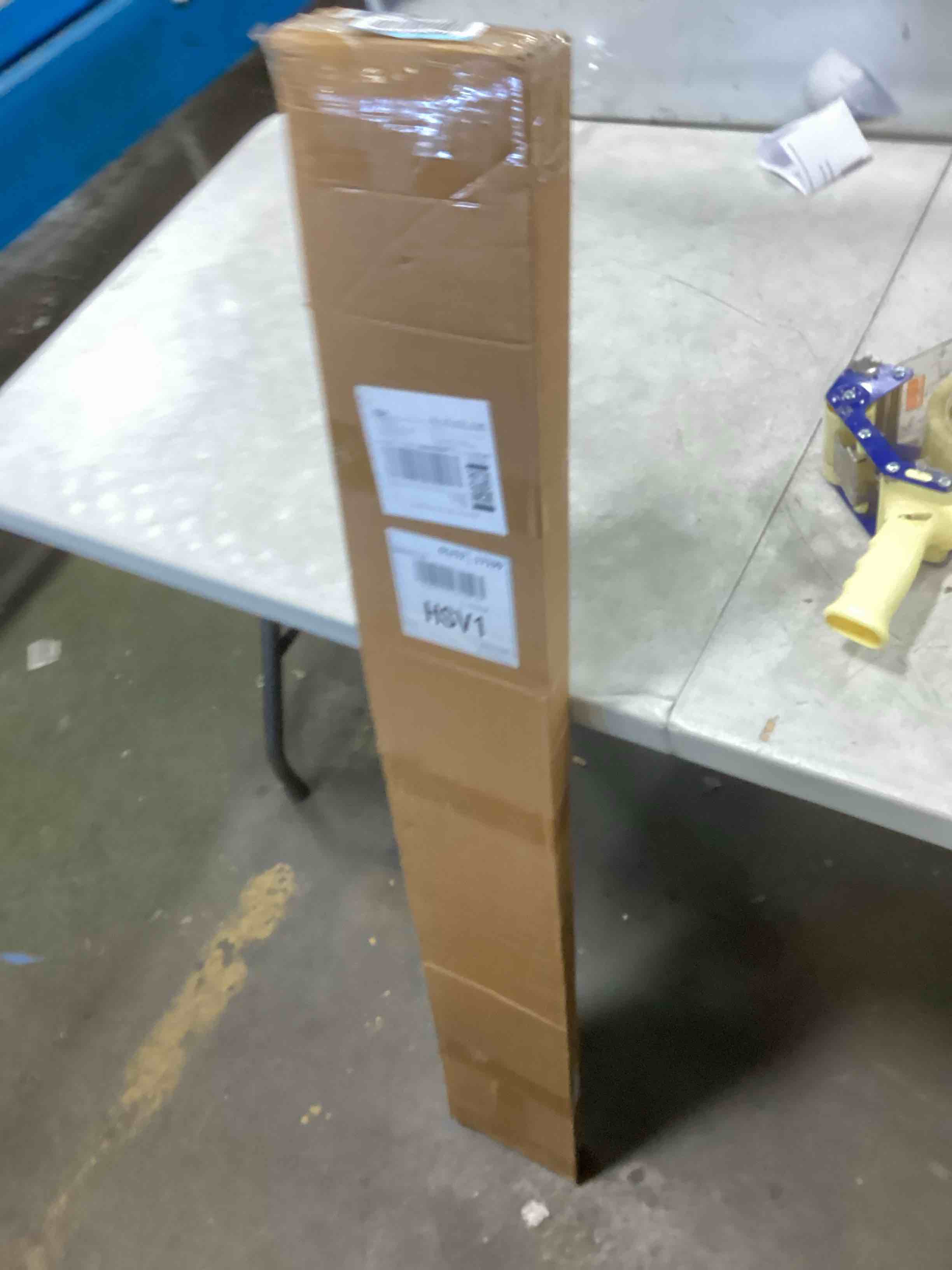 https://s3.amazonaws.com/lotting-images-prod/bidfta/RED6061064_1710603571796.jpeg