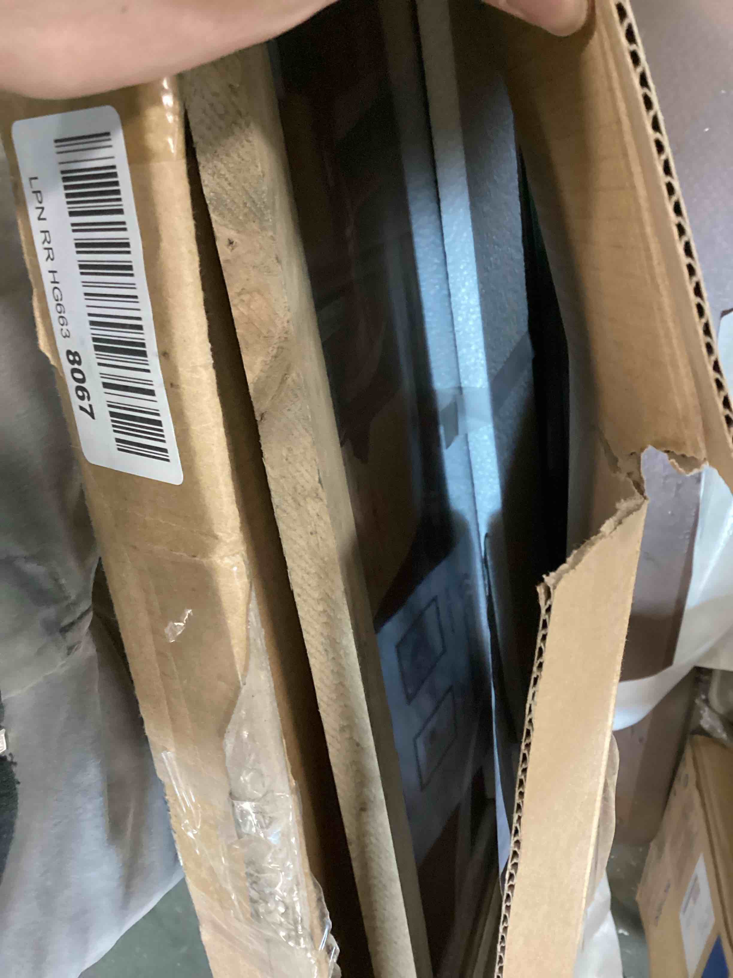 https://s3.amazonaws.com/lotting-images-prod/bidfta/RED6061180_1710766978231.jpeg