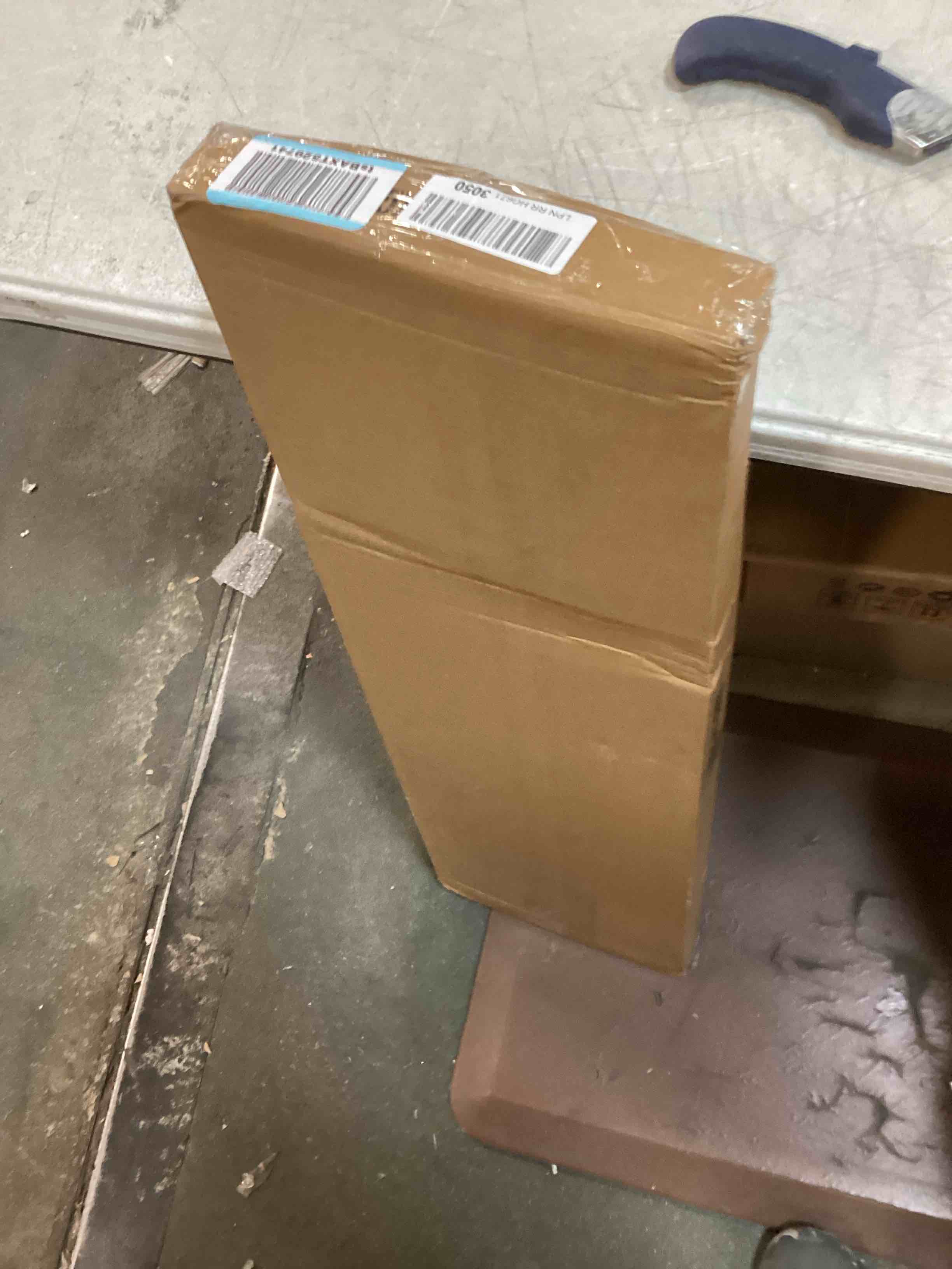 https://s3.amazonaws.com/lotting-images-prod/bidfta/RED6061339_1710786463648.jpeg