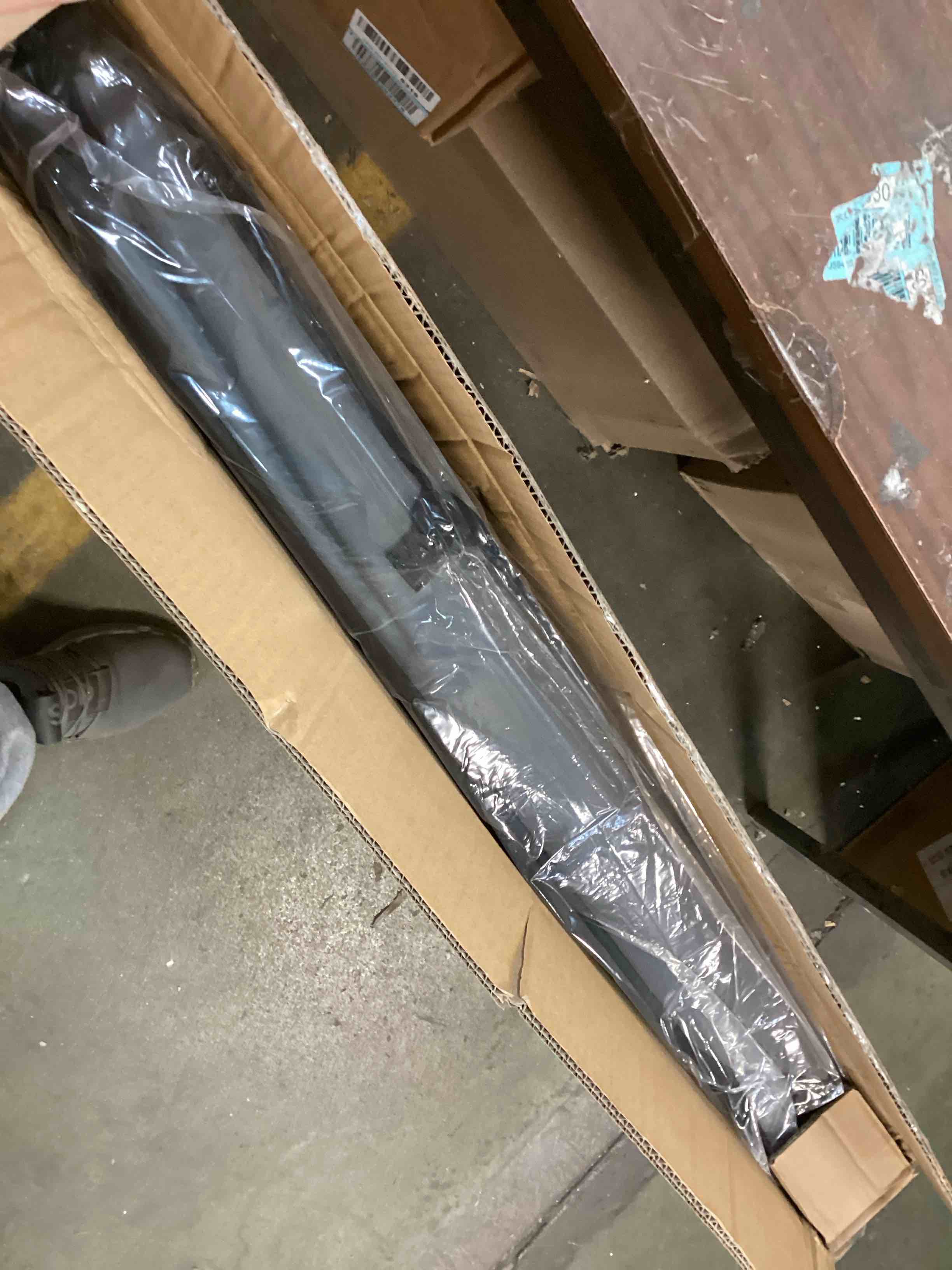https://s3.amazonaws.com/lotting-images-prod/bidfta/RED6061572_1710862064282.jpeg