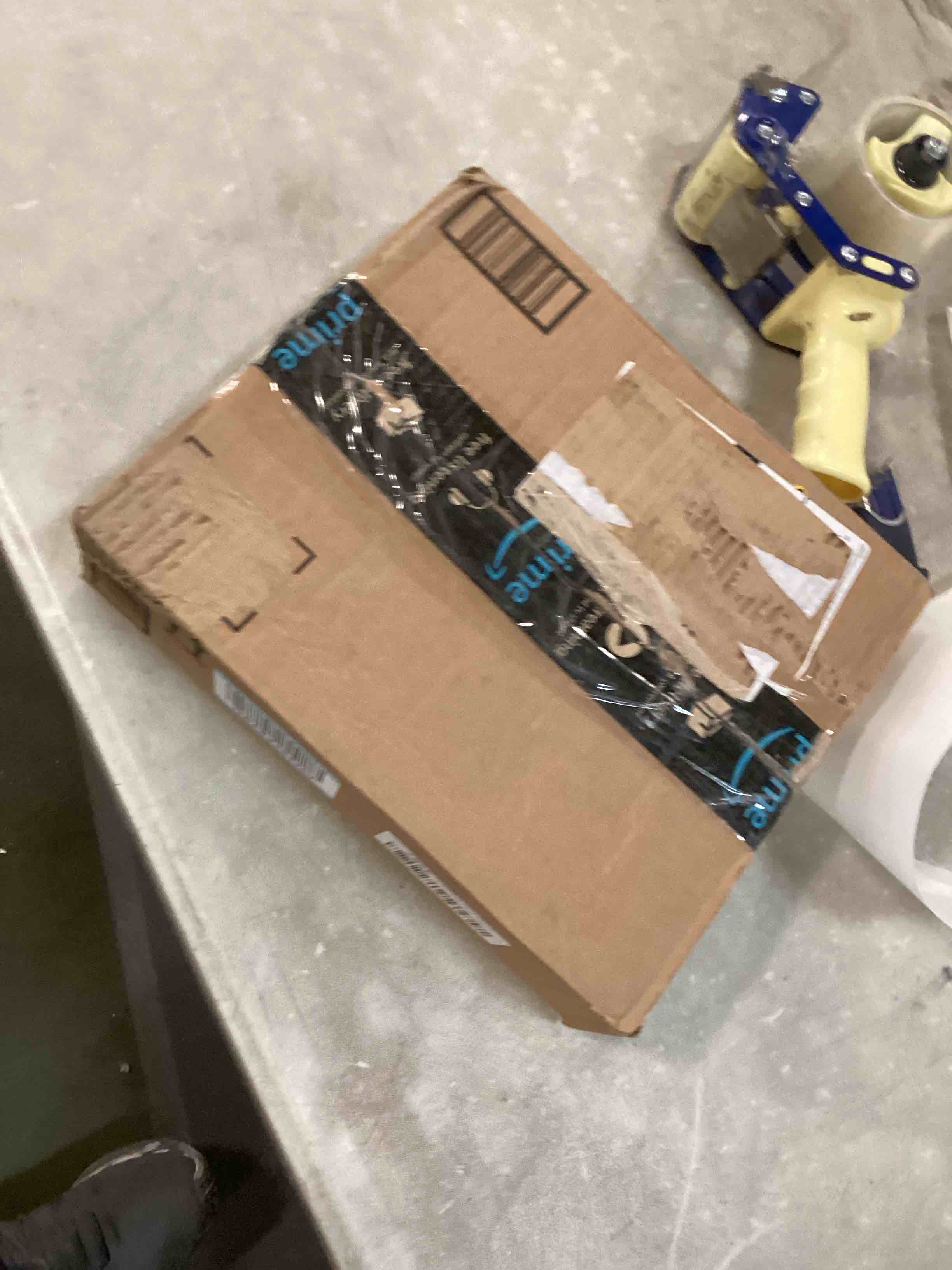 https://s3.amazonaws.com/lotting-images-prod/bidfta/RED6061854_1710951493653.jpeg