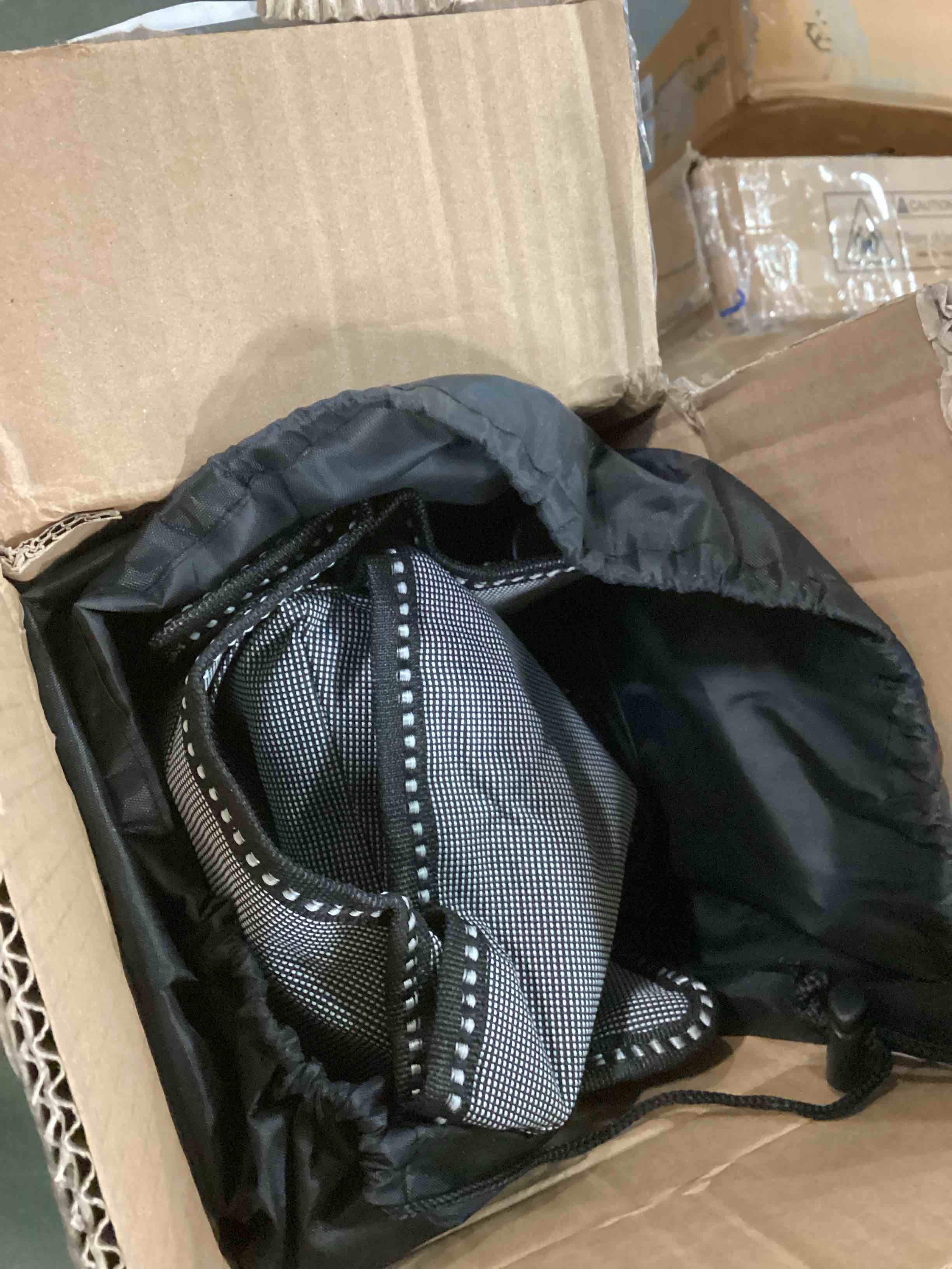 https://s3.amazonaws.com/lotting-images-prod/bidfta/RED6063449_1710440906824.jpeg