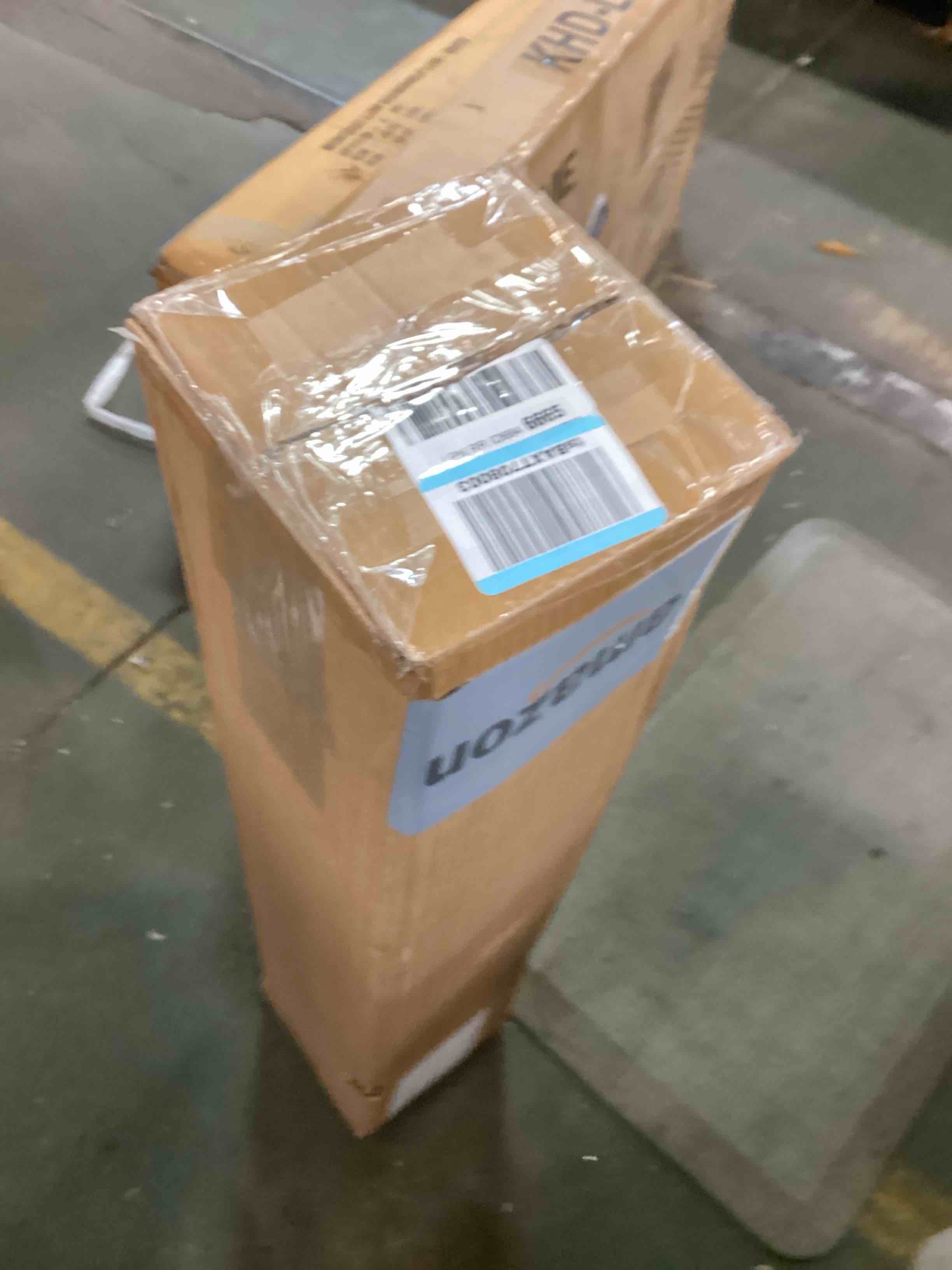 https://s3.amazonaws.com/lotting-images-prod/bidfta/RED6063449_1710440928368.jpeg