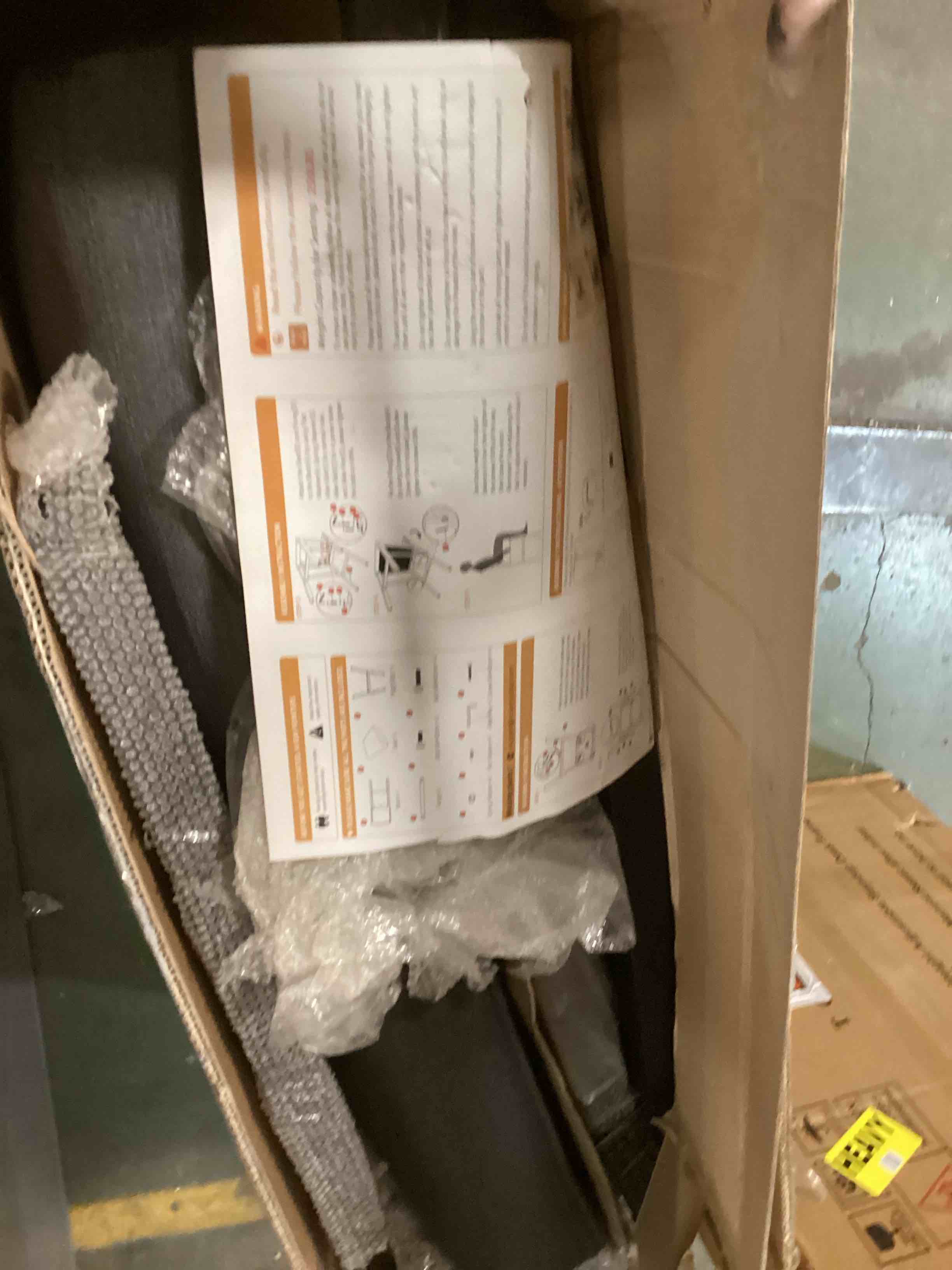 https://s3.amazonaws.com/lotting-images-prod/bidfta/RED6063529_1710506401884.jpeg