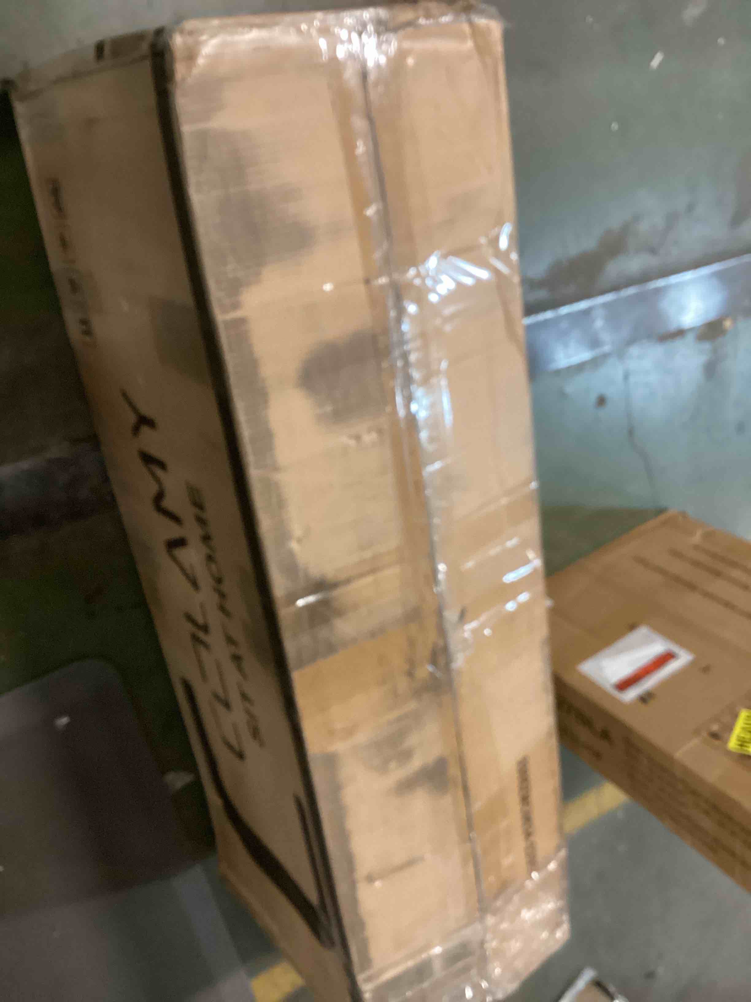 https://s3.amazonaws.com/lotting-images-prod/bidfta/RED6063529_1710506462267.jpeg
