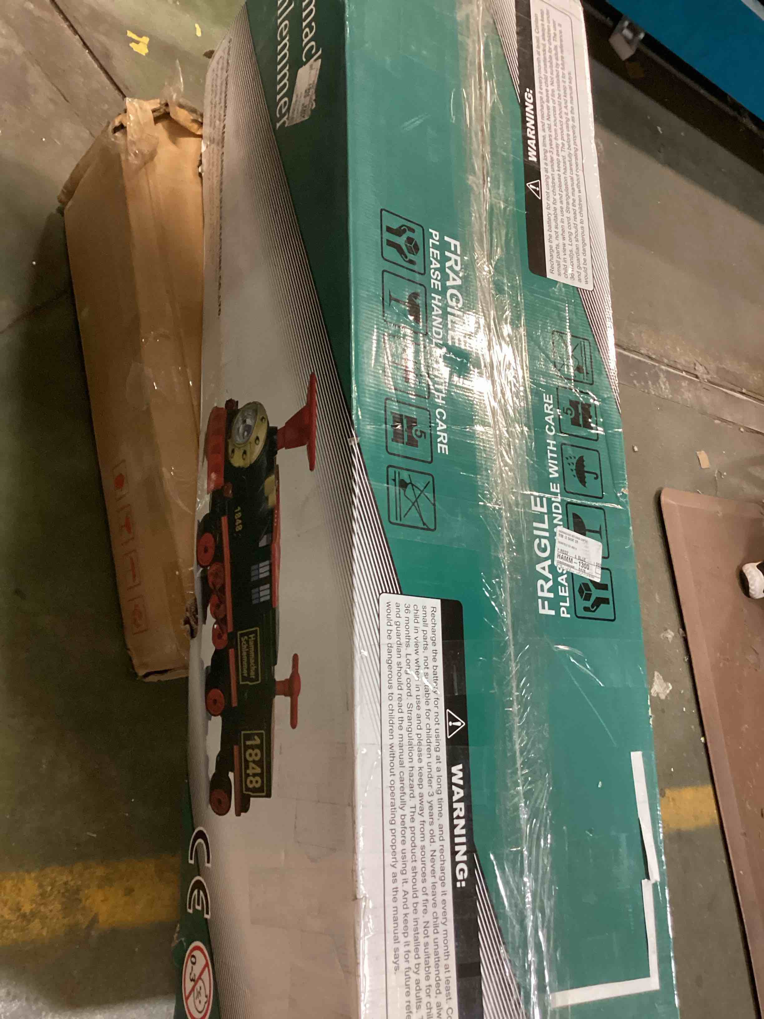 https://s3.amazonaws.com/lotting-images-prod/bidfta/RED6063674_1710853801384.jpeg