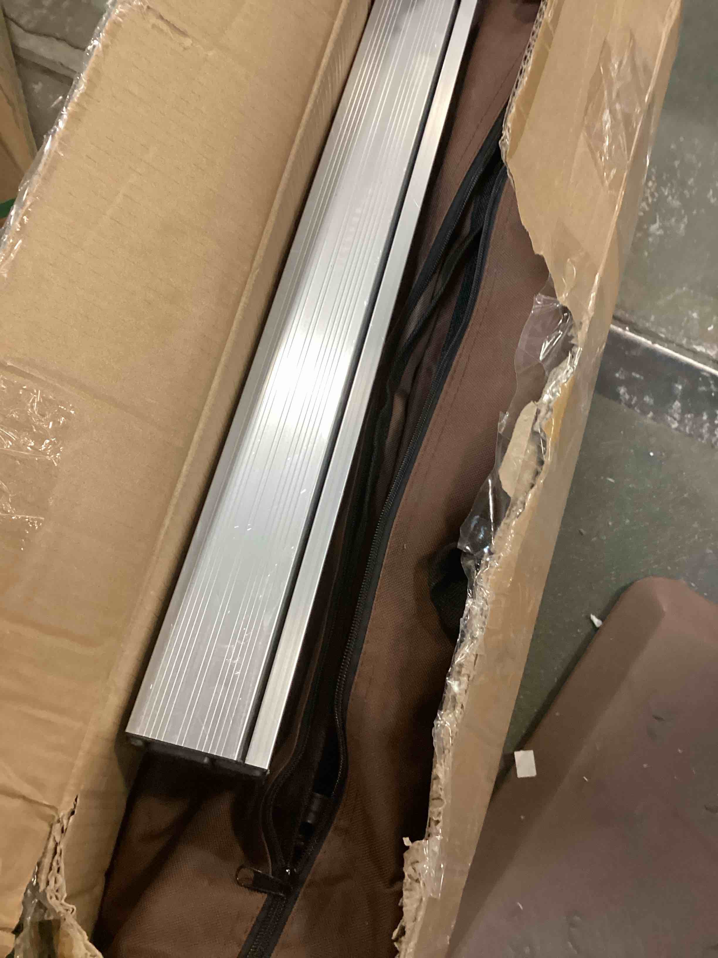 https://s3.amazonaws.com/lotting-images-prod/bidfta/RED6063876_1710938526710.jpeg