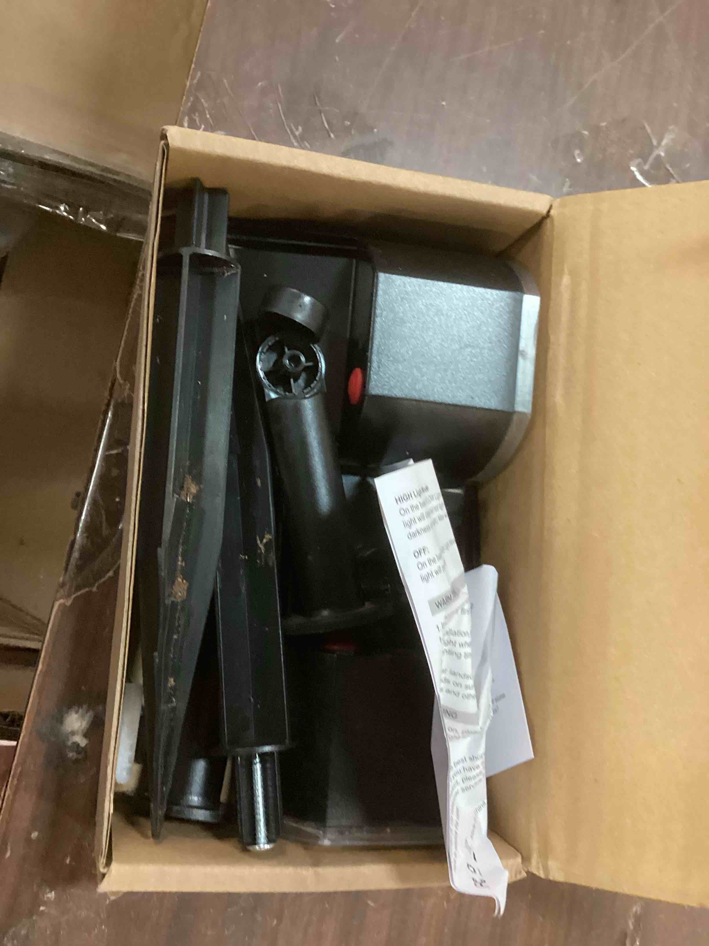 https://s3.amazonaws.com/lotting-images-prod/bidfta/RED6064238_1711050681259.jpeg
