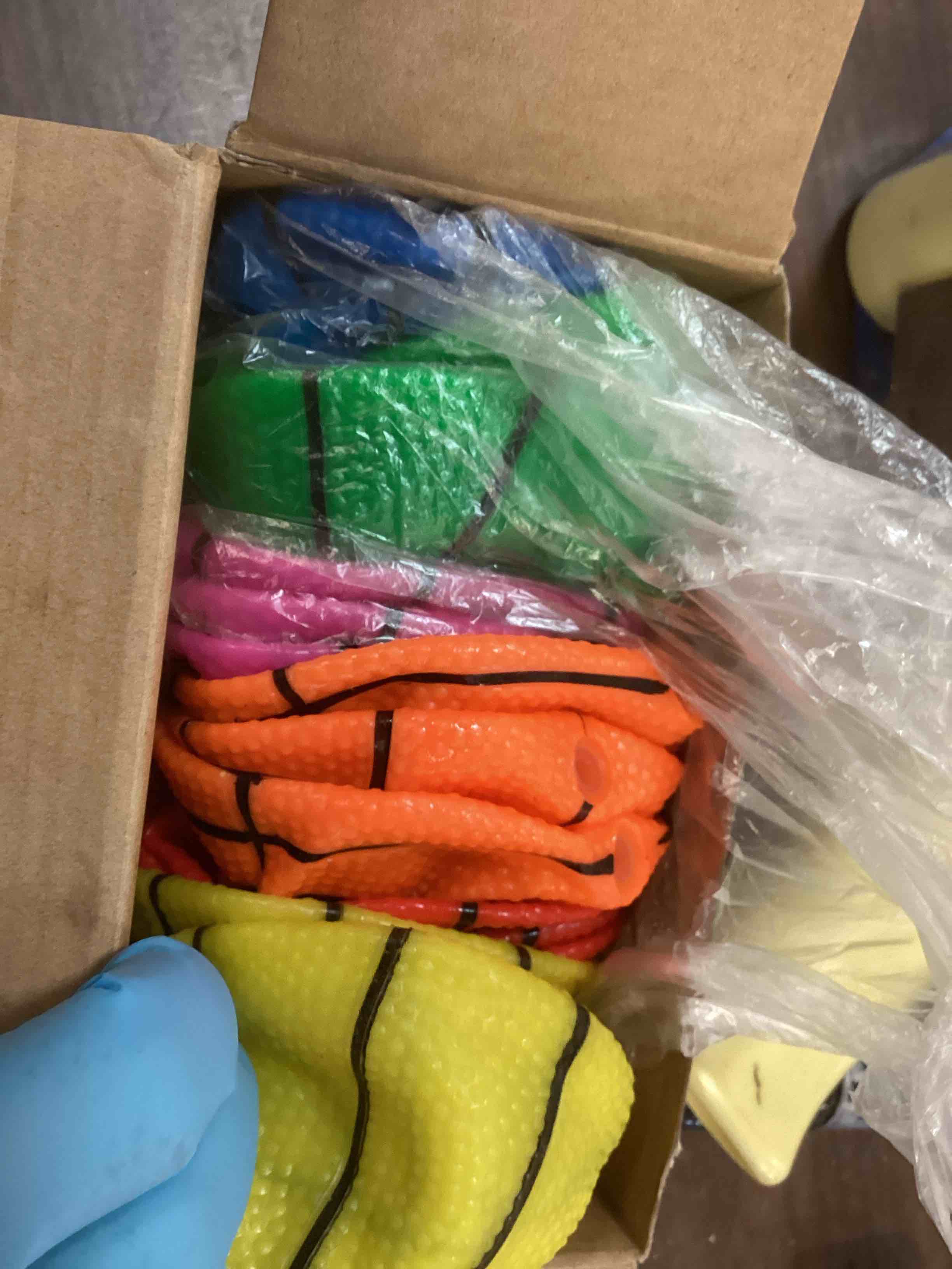 https://s3.amazonaws.com/lotting-images-prod/bidfta/RED6064243_1711051523170.jpeg