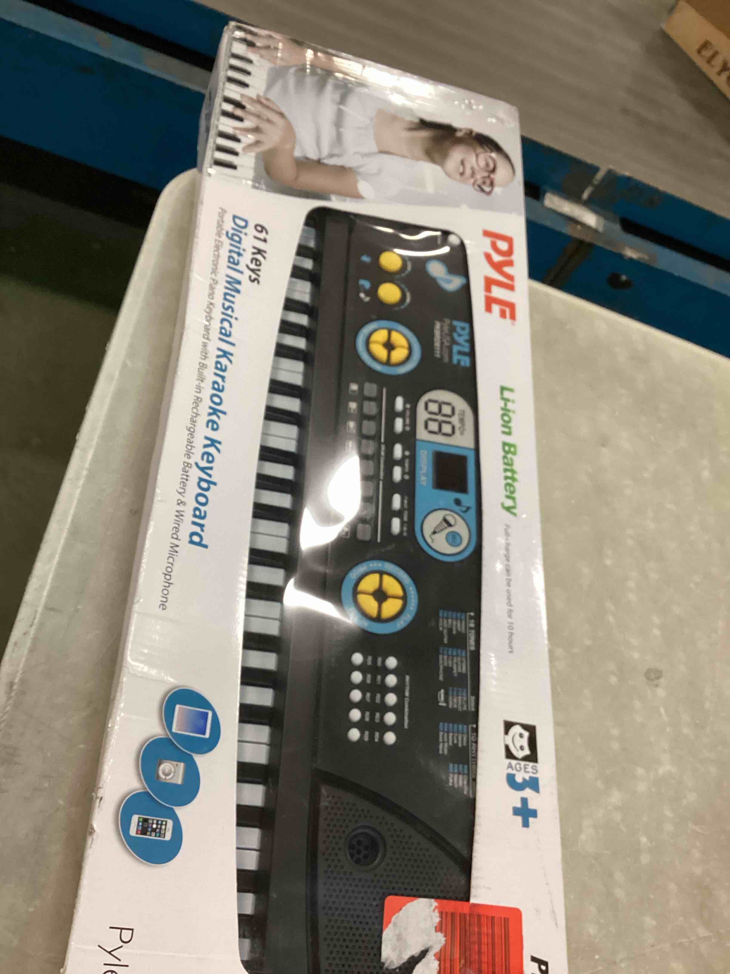 https://s3.amazonaws.com/lotting-images-prod/bidfta/RED6064308_1711112283551.jpeg
