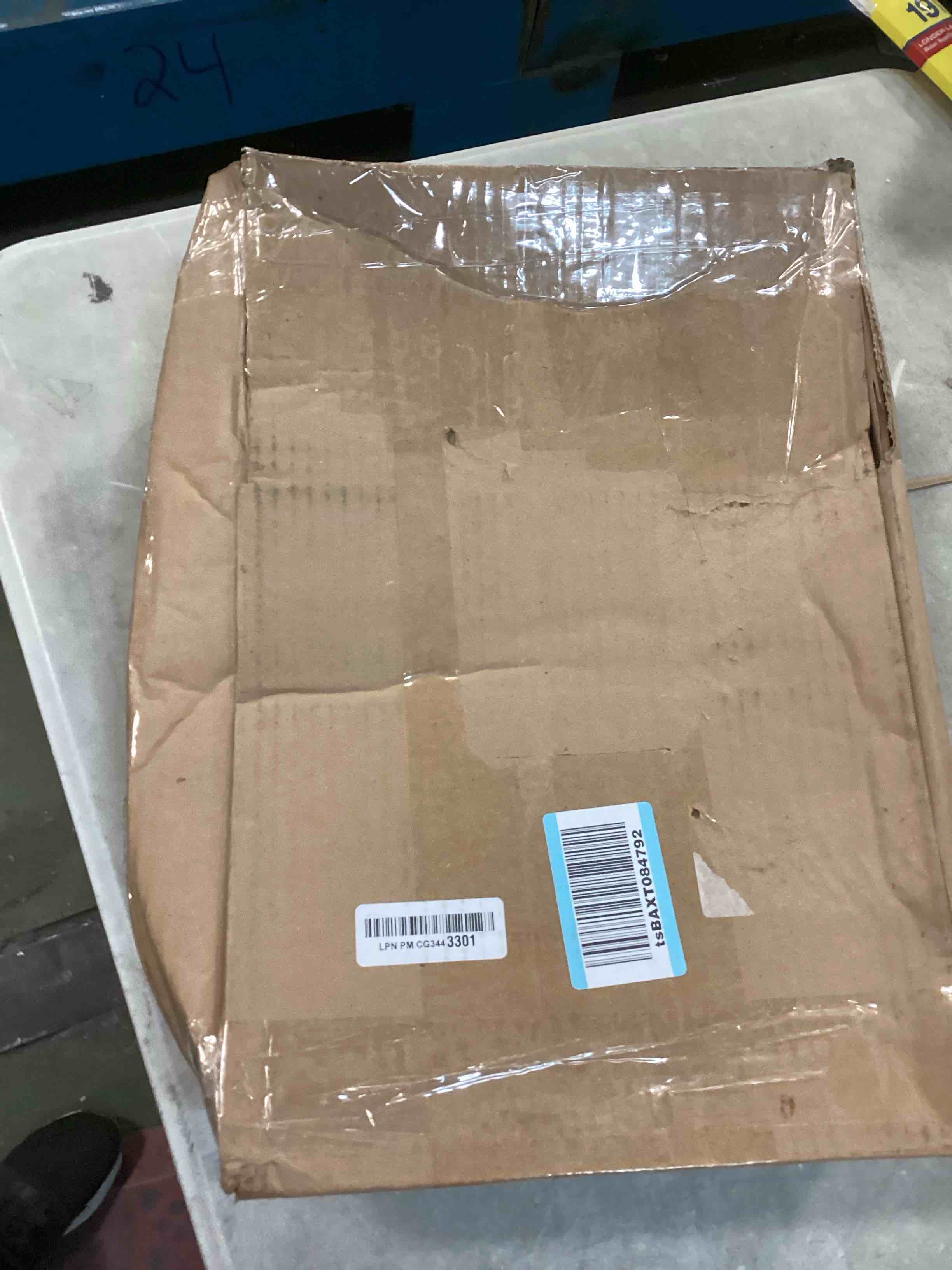 https://s3.amazonaws.com/lotting-images-prod/bidfta/RED6064374_1711120610523.jpeg