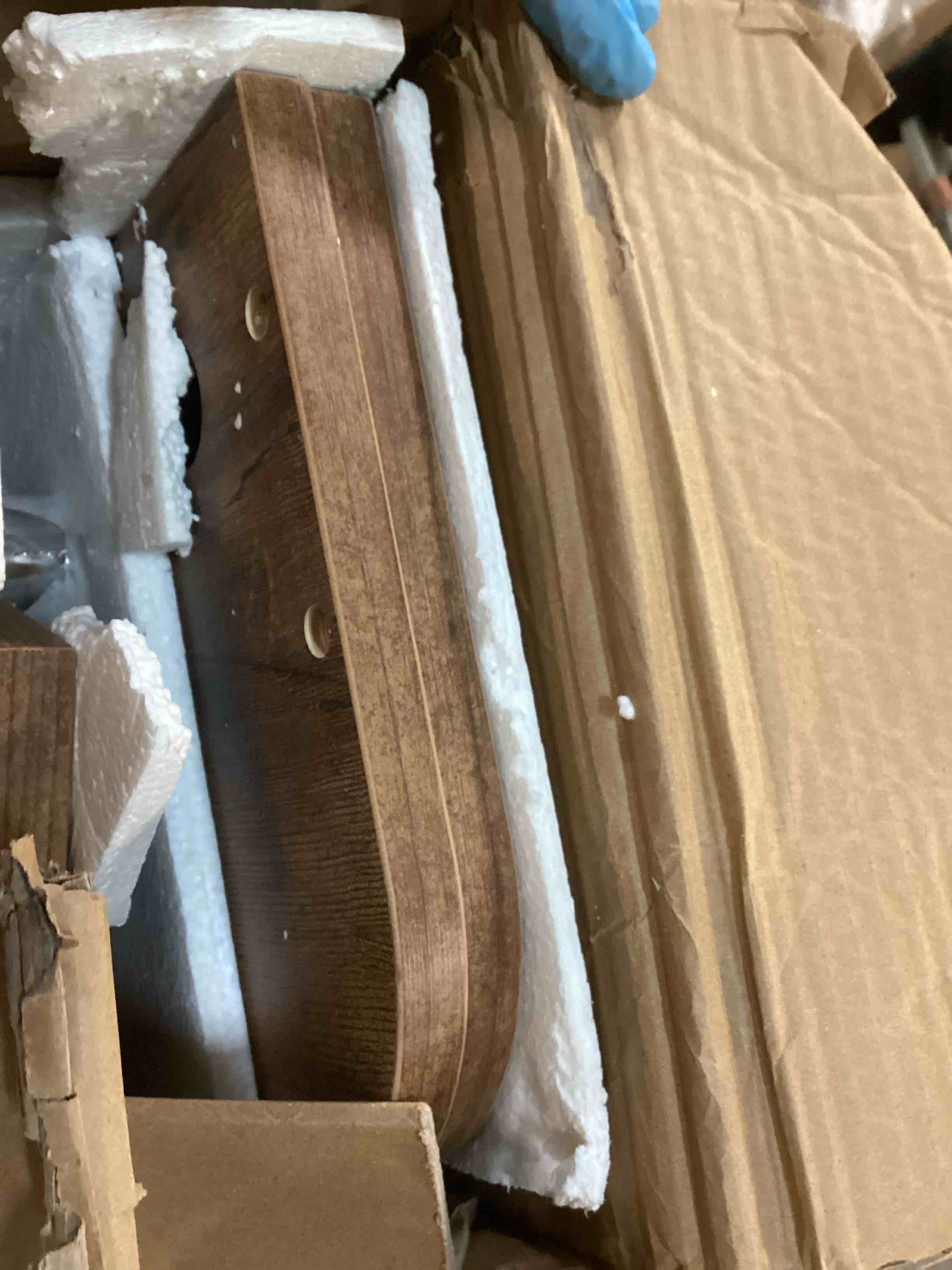 https://s3.amazonaws.com/lotting-images-prod/bidfta/RED6064380_1711121362361.jpeg