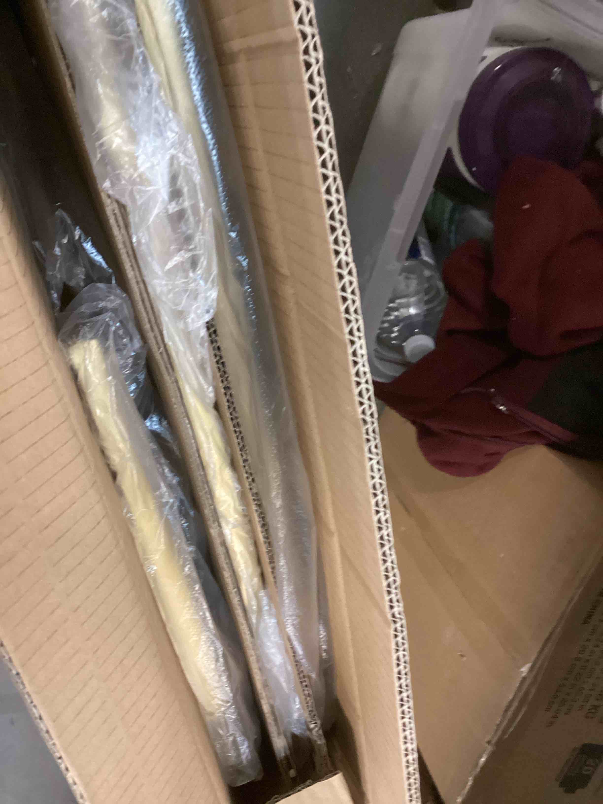 https://s3.amazonaws.com/lotting-images-prod/bidfta/RED6064583_1711205728514.jpeg