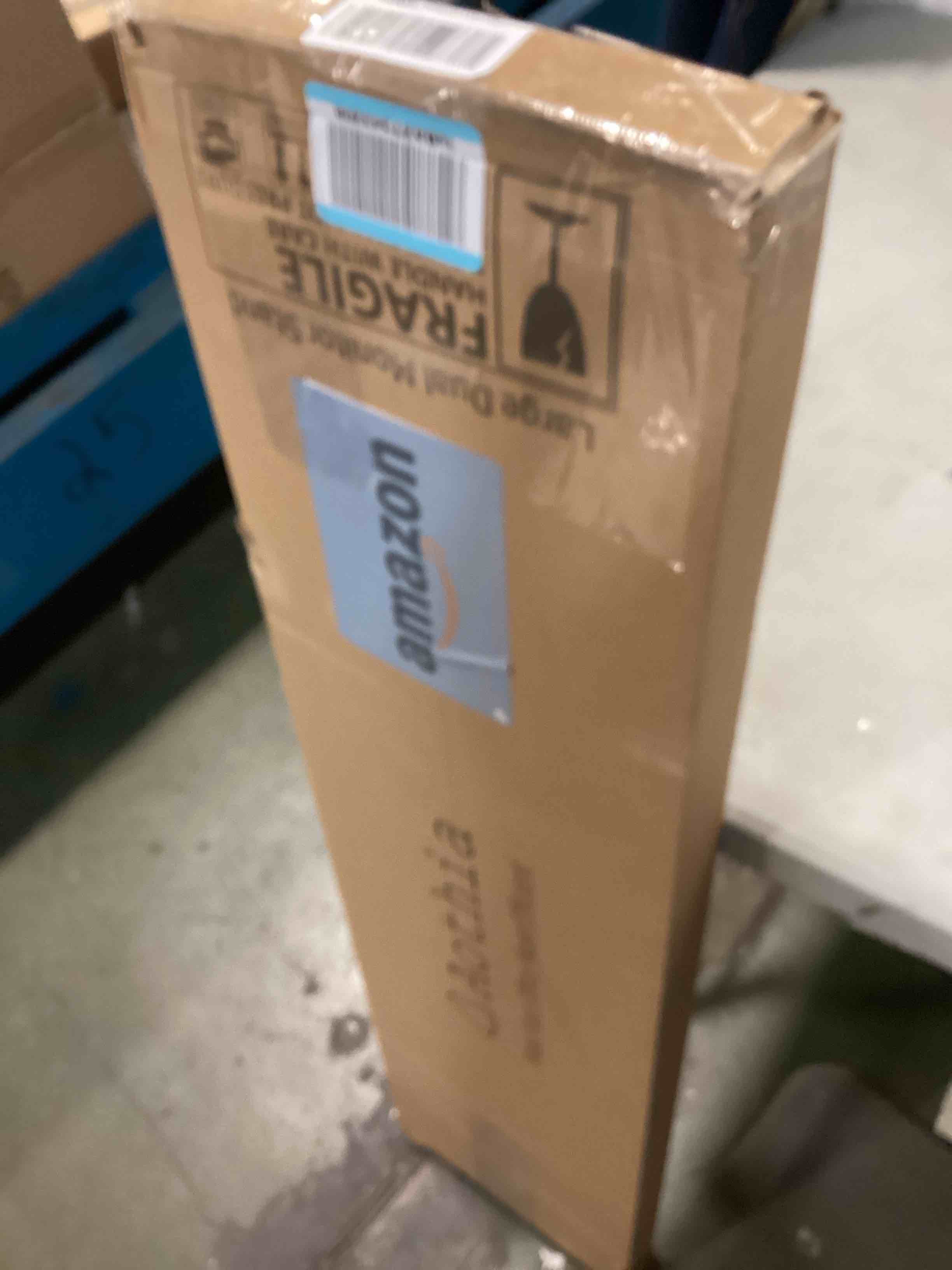 https://s3.amazonaws.com/lotting-images-prod/bidfta/RED6064705_1711367614352.jpeg