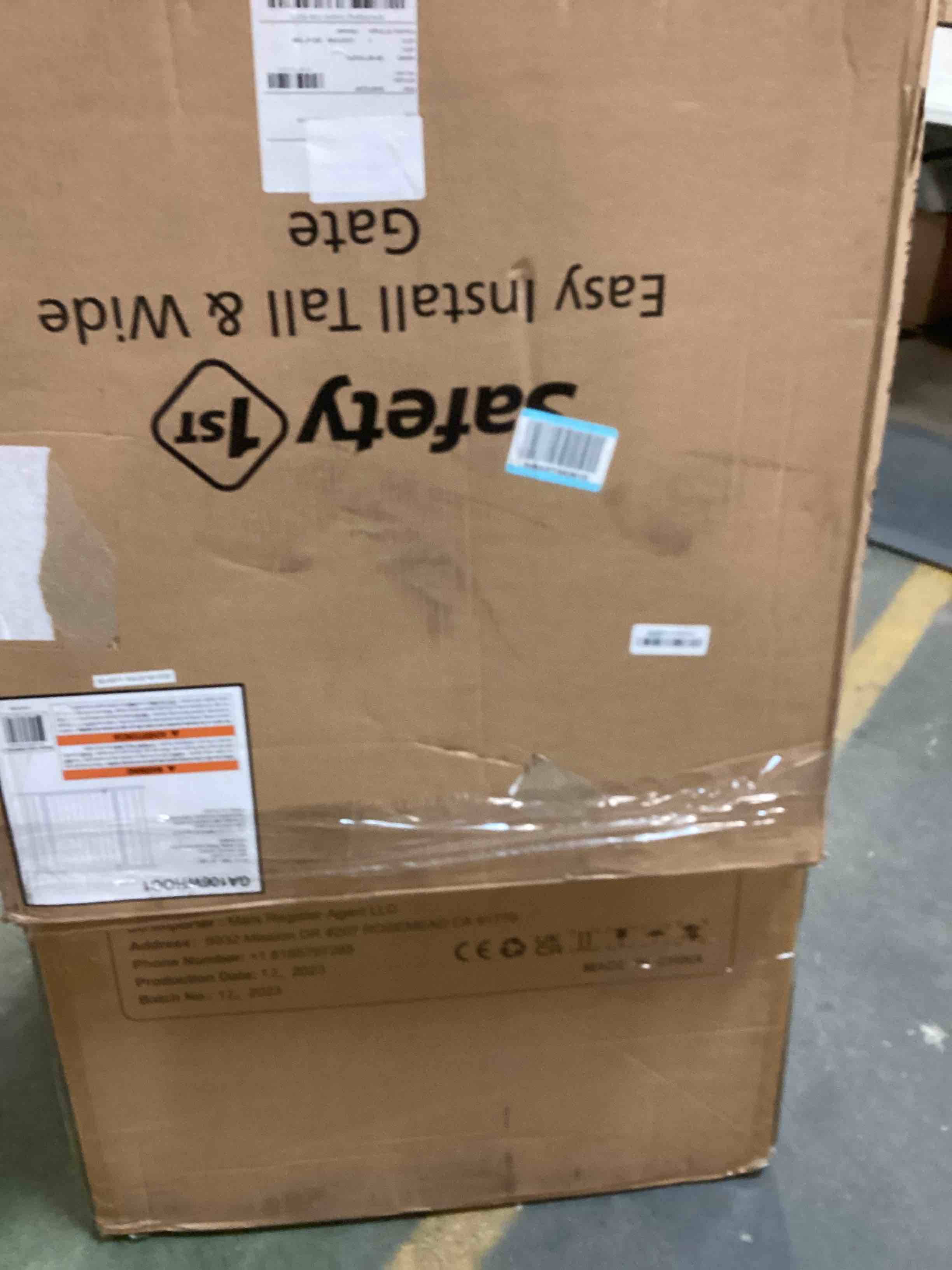 Assorted baby’s gate 