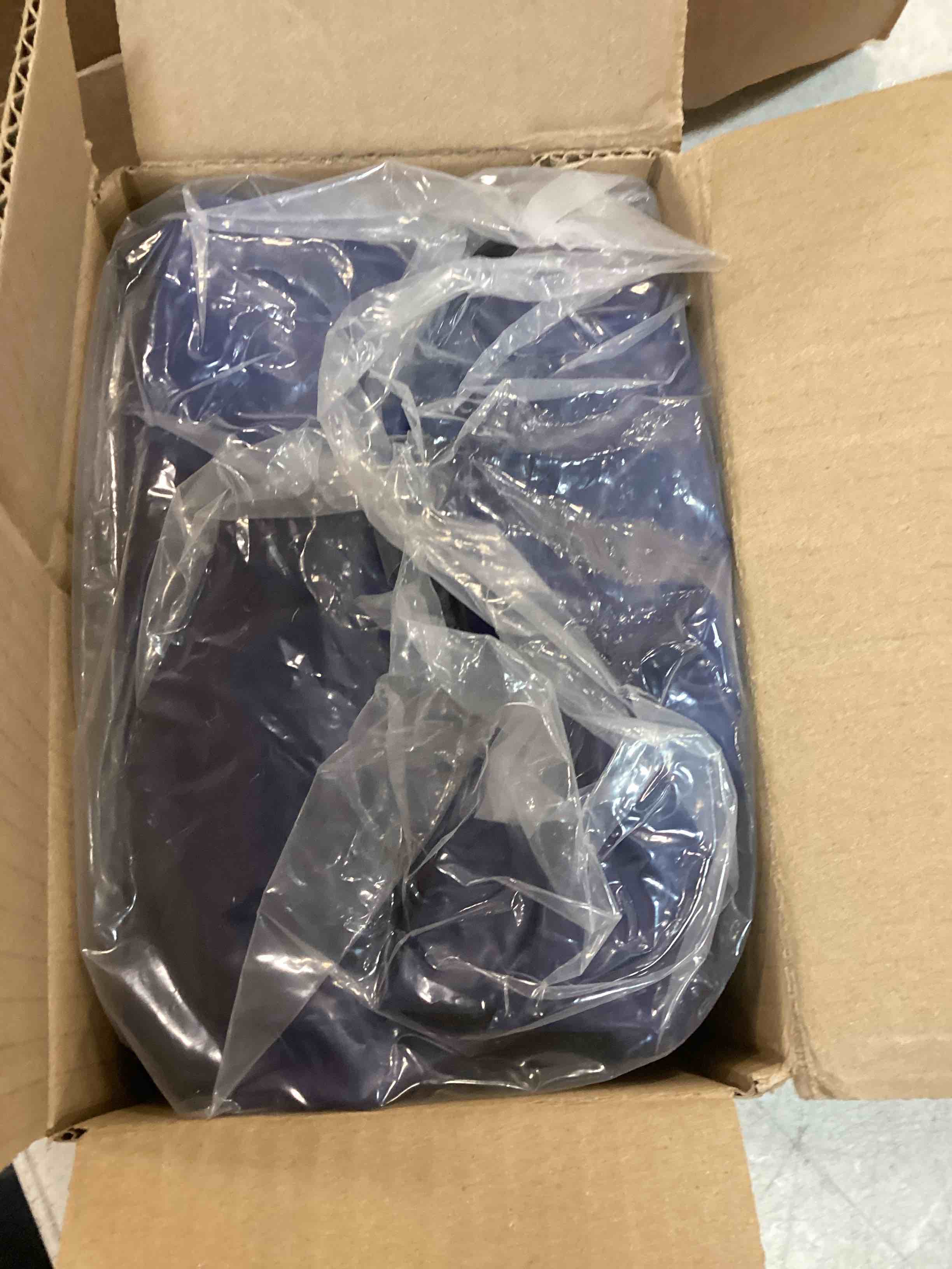 https://s3.amazonaws.com/lotting-images-prod/bidfta/RED6065344_1711201851408.jpeg