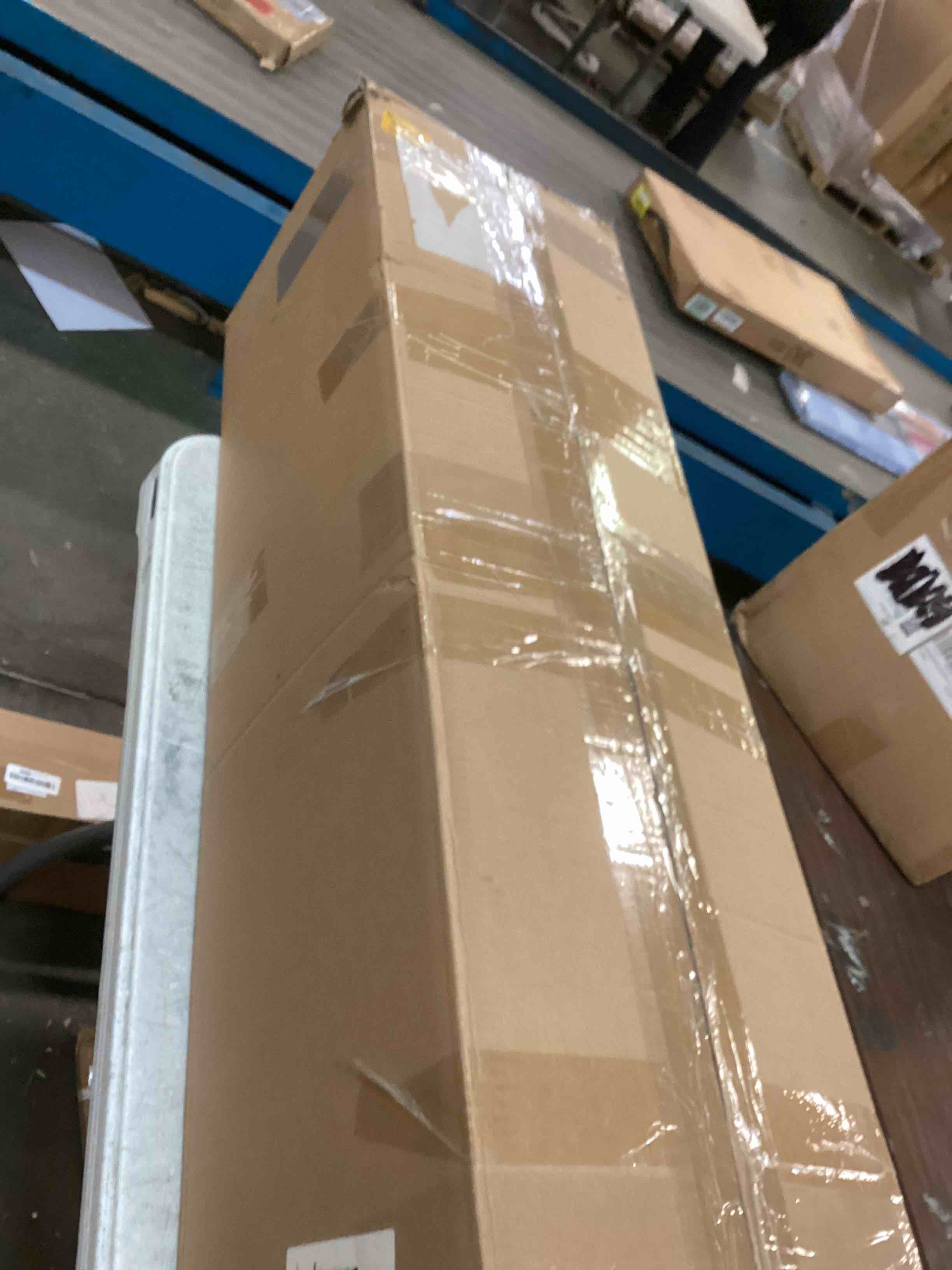 https://s3.amazonaws.com/lotting-images-prod/bidfta/RED6065464_1711219513651.jpeg