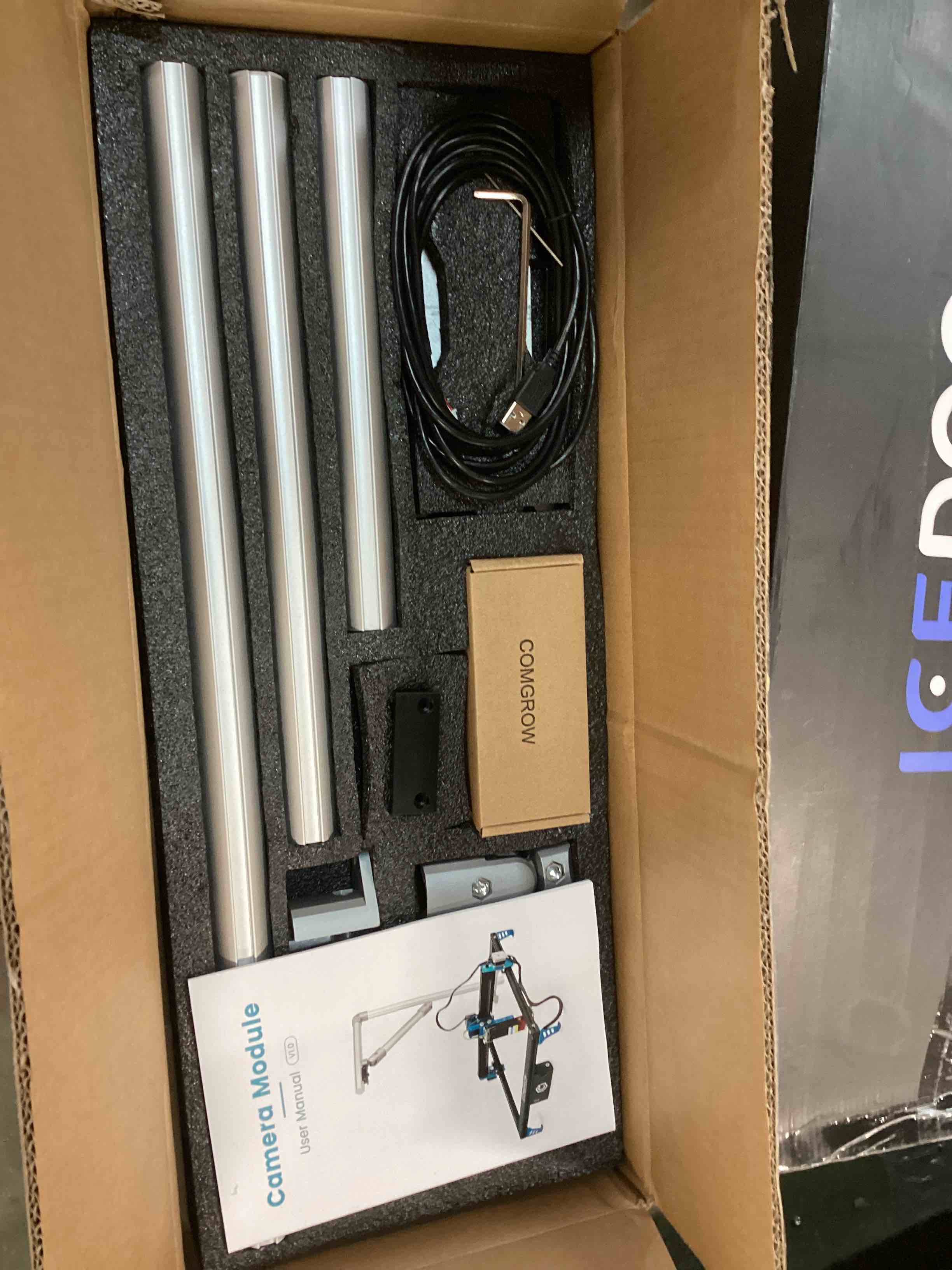 https://s3.amazonaws.com/lotting-images-prod/bidfta/RED6065992_1711546928471.jpeg