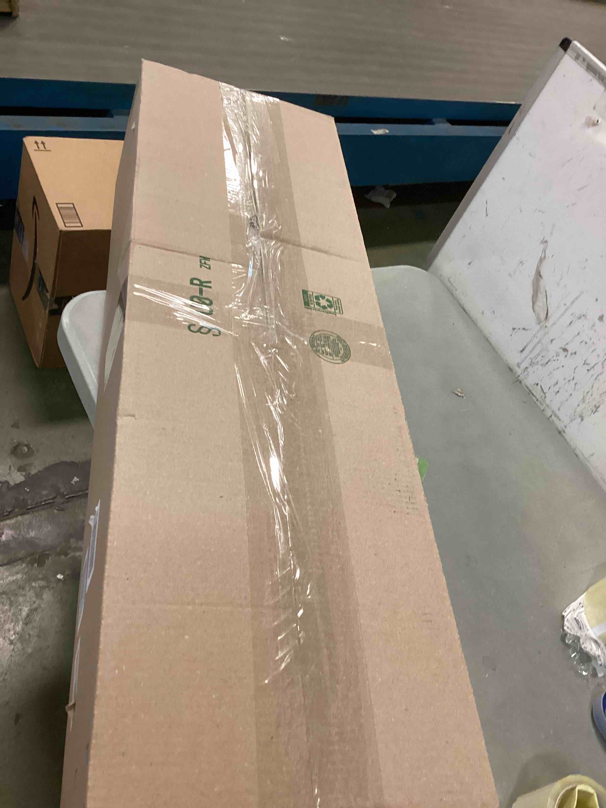 https://s3.amazonaws.com/lotting-images-prod/bidfta/RED6066287_1711637299271.jpeg