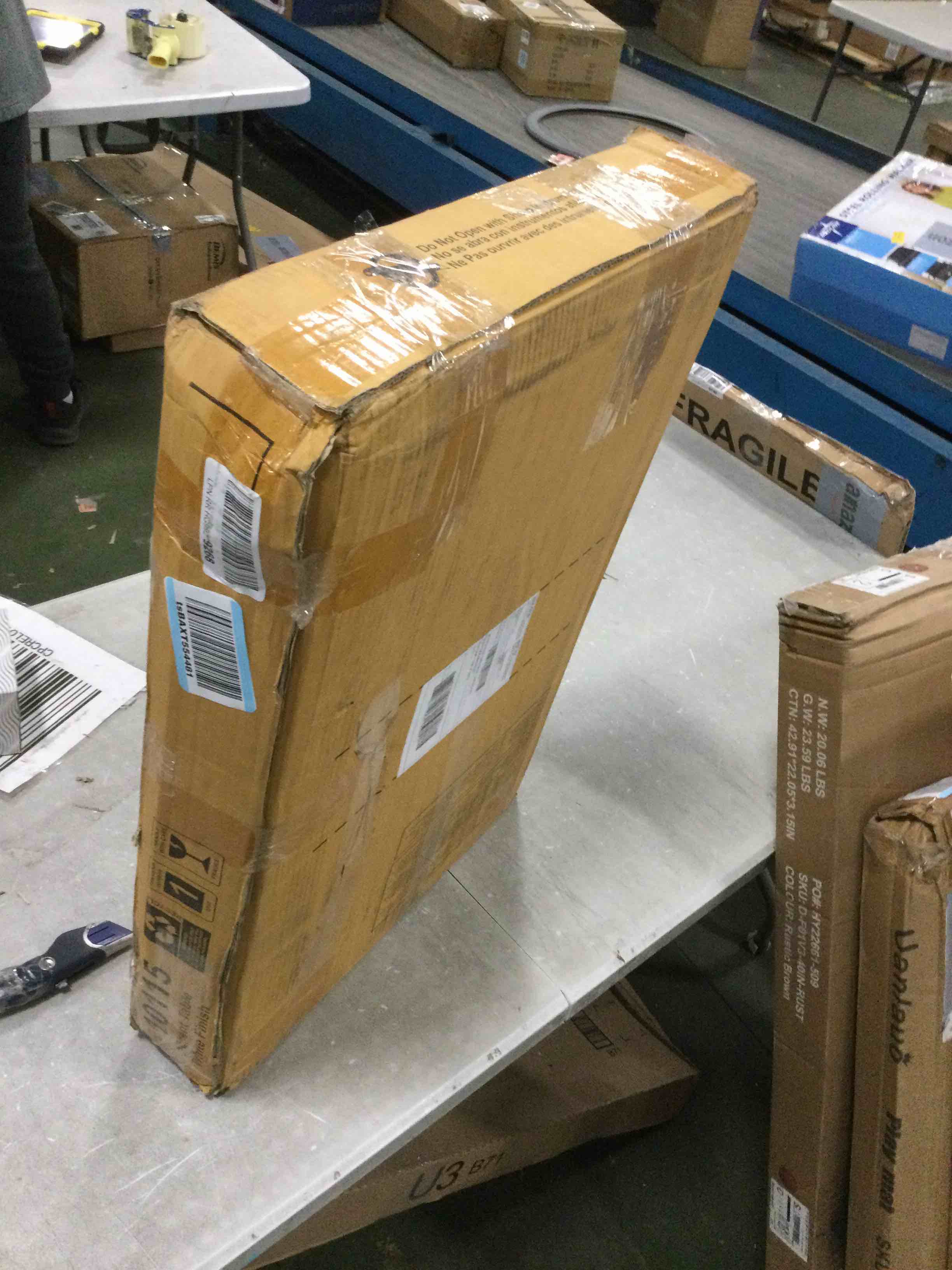 https://s3.amazonaws.com/lotting-images-prod/bidfta/RED6066563_1710938691219.jpeg