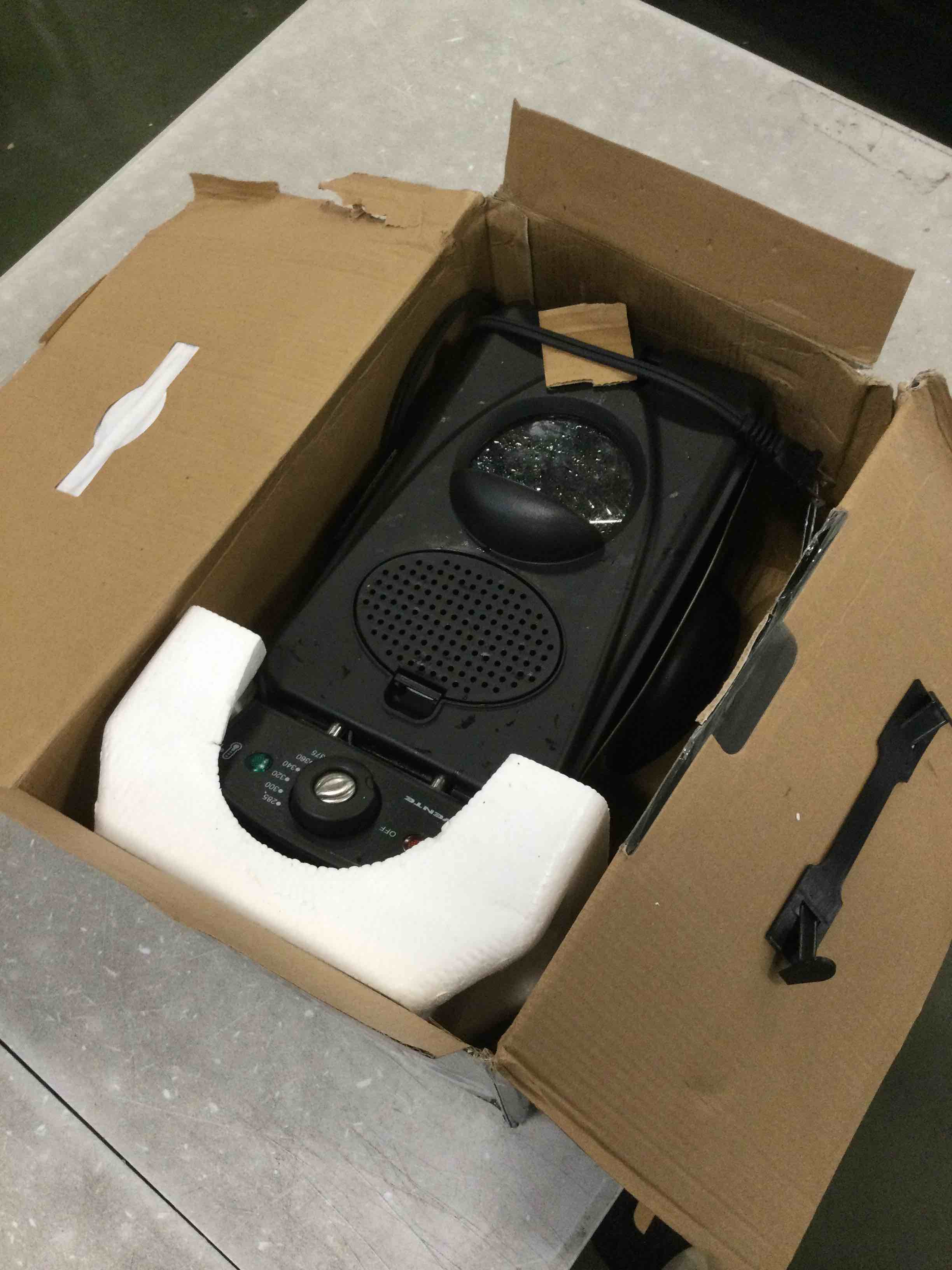 https://s3.amazonaws.com/lotting-images-prod/bidfta/RED6066584_1710940903363.jpeg