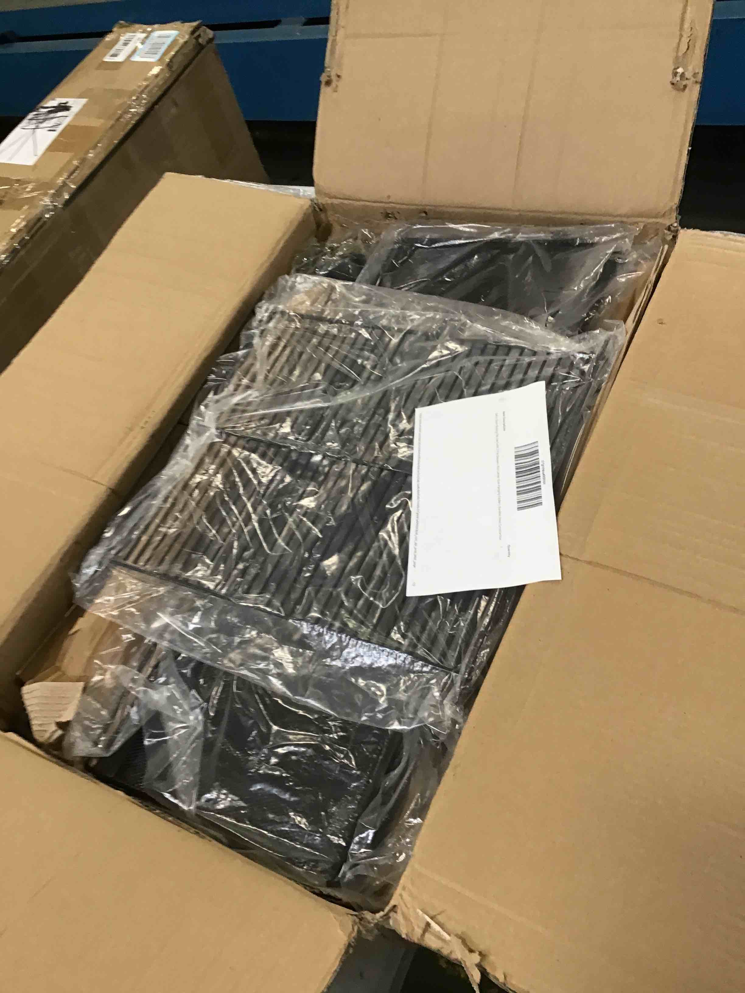 https://s3.amazonaws.com/lotting-images-prod/bidfta/RED6066673_1710956724169.jpeg