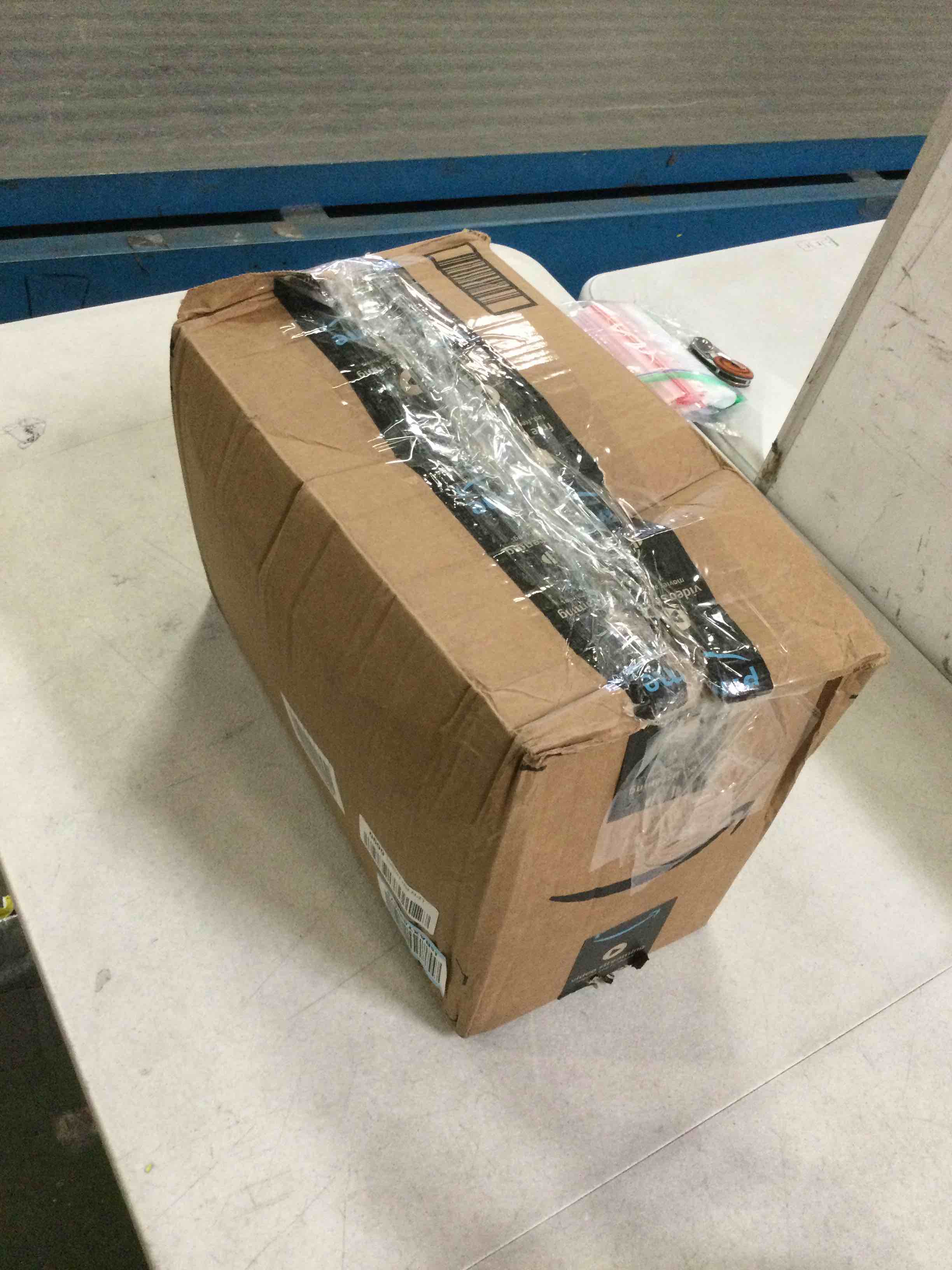https://s3.amazonaws.com/lotting-images-prod/bidfta/RED6066842_1711038296295.jpeg