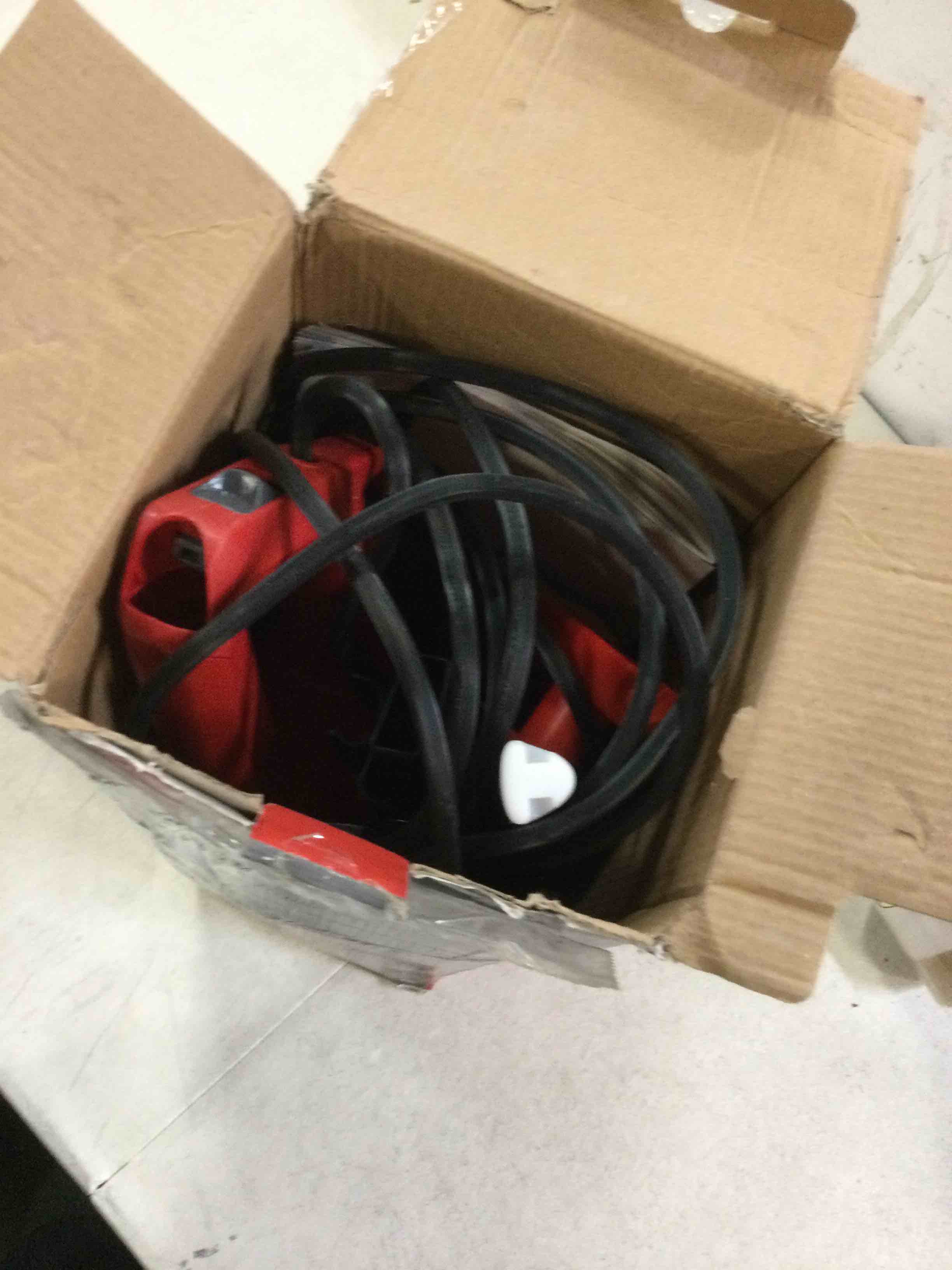 https://s3.amazonaws.com/lotting-images-prod/bidfta/RED6066913_1711049804317.jpeg