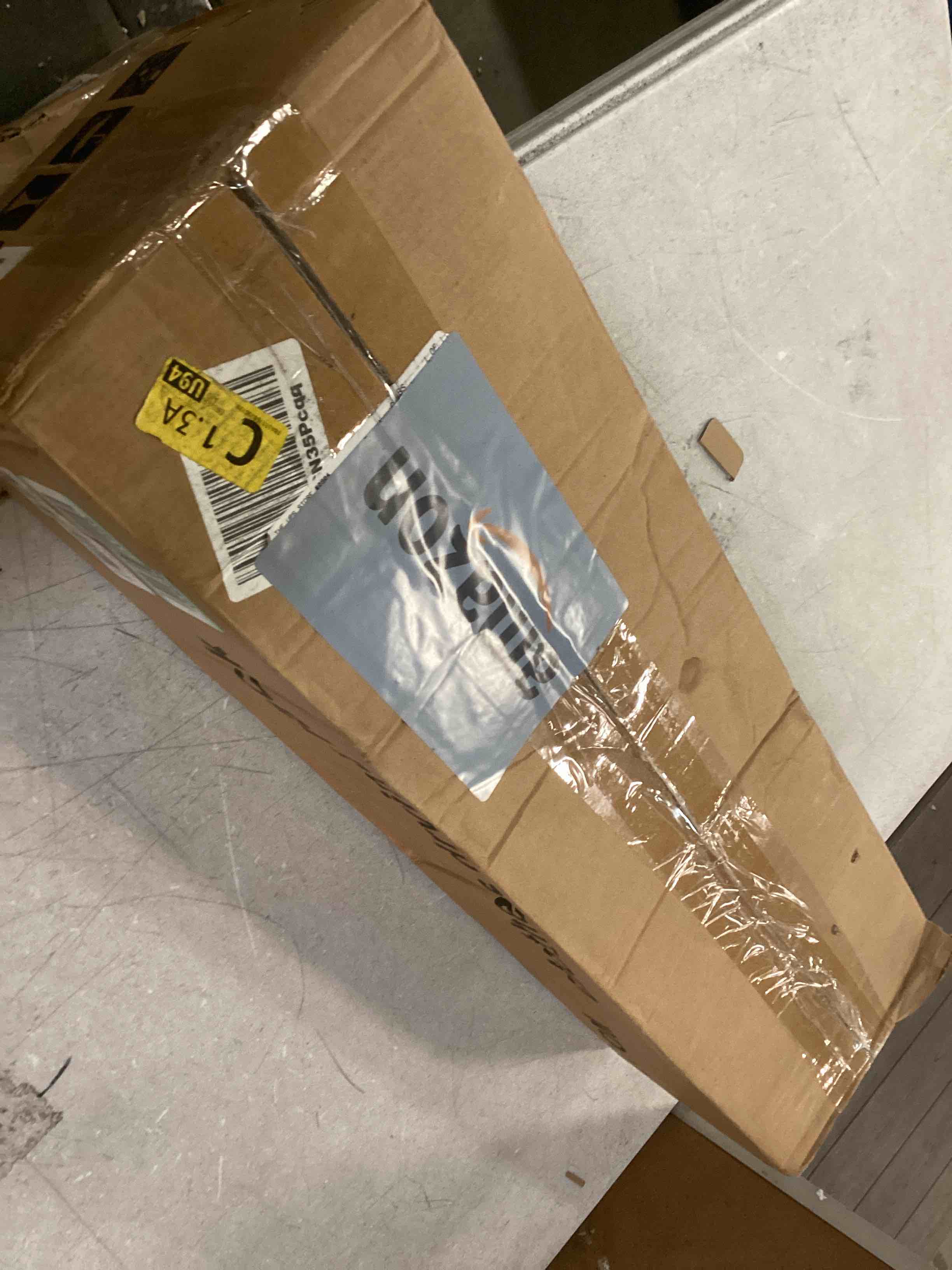 https://s3.amazonaws.com/lotting-images-prod/bidfta/RED6067591_1711479716709.jpeg