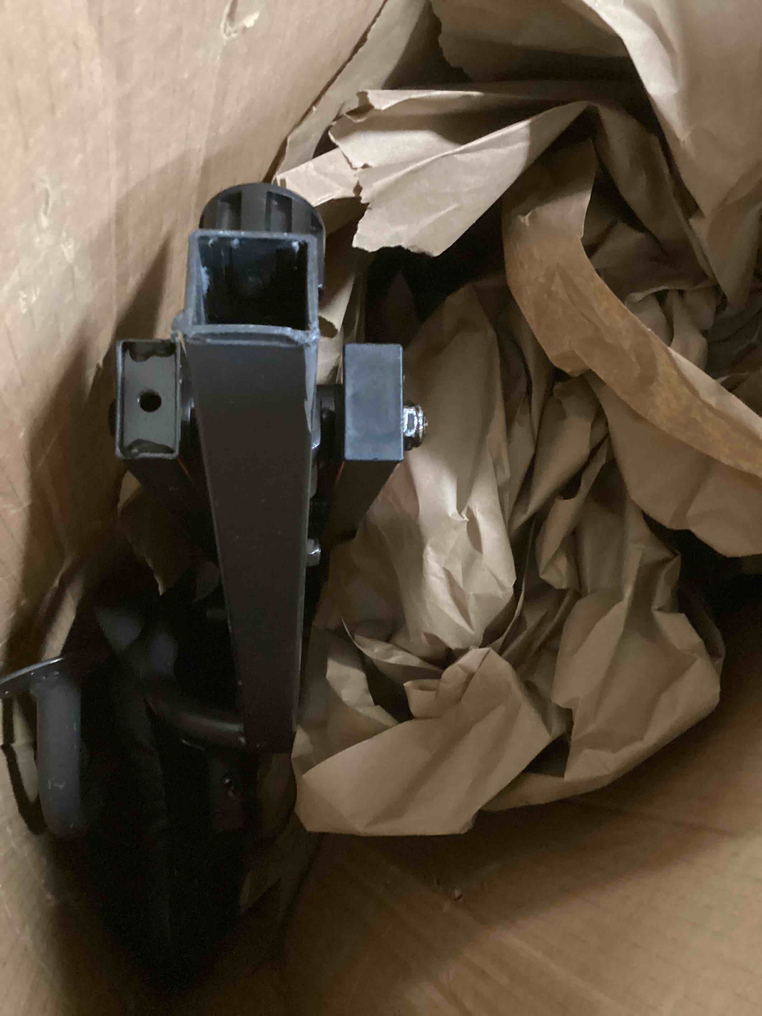 https://s3.amazonaws.com/lotting-images-prod/bidfta/RED6067682_1711540148339.jpeg