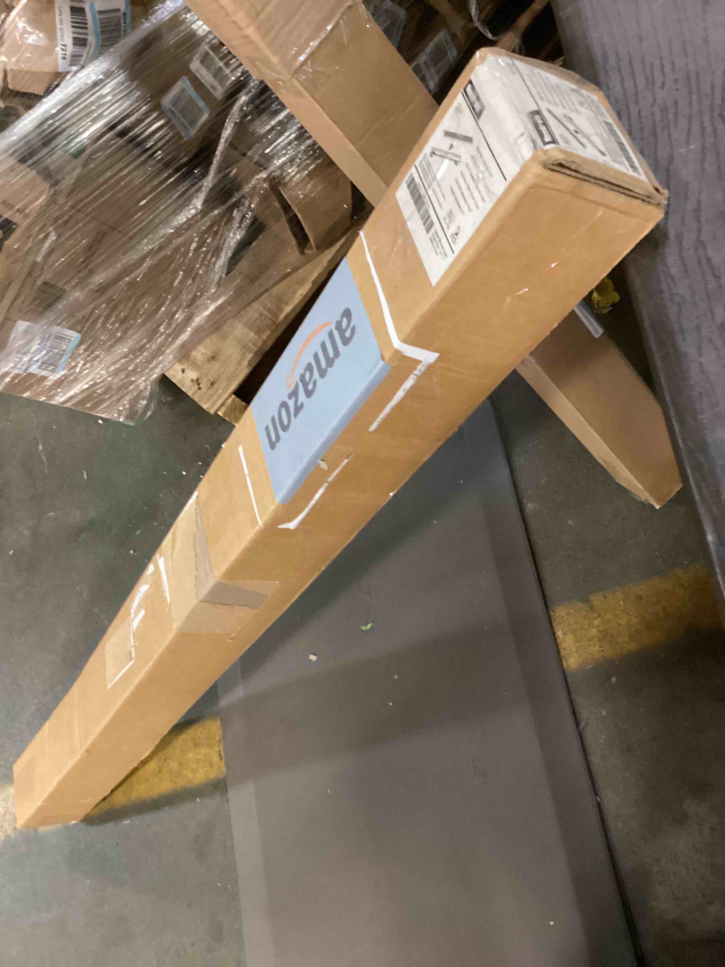 https://s3.amazonaws.com/lotting-images-prod/bidfta/RED6067739_1711549102295.jpeg