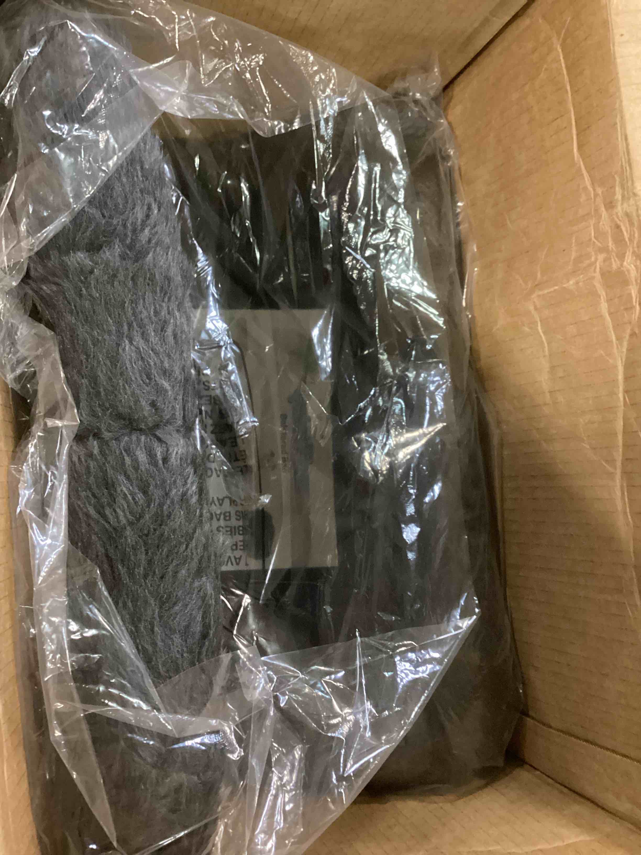 https://s3.amazonaws.com/lotting-images-prod/bidfta/RED6067901_1711565528944.jpeg