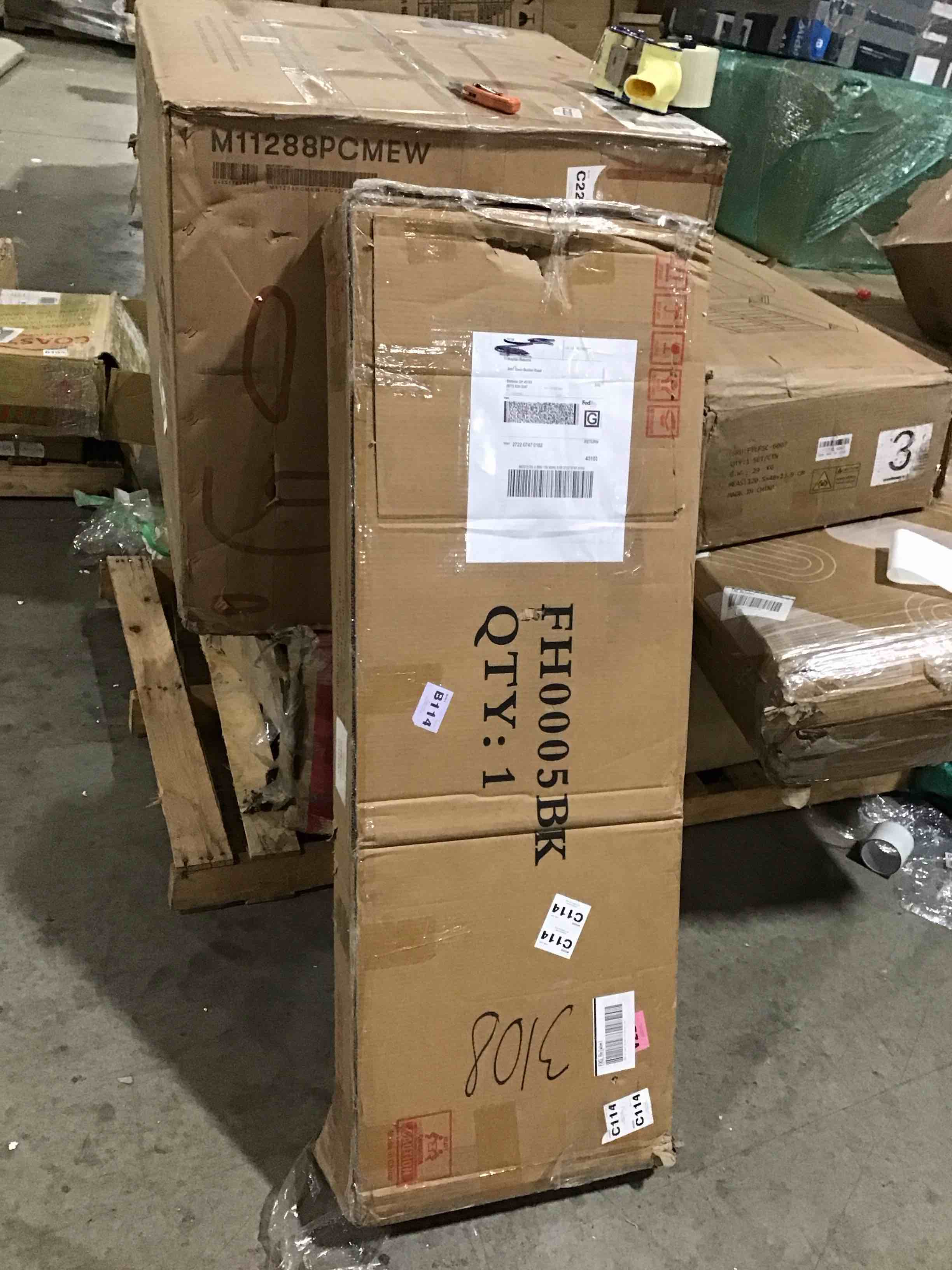 https://s3.amazonaws.com/lotting-images-prod/bidfta/RED6067950_1711467949447.jpeg