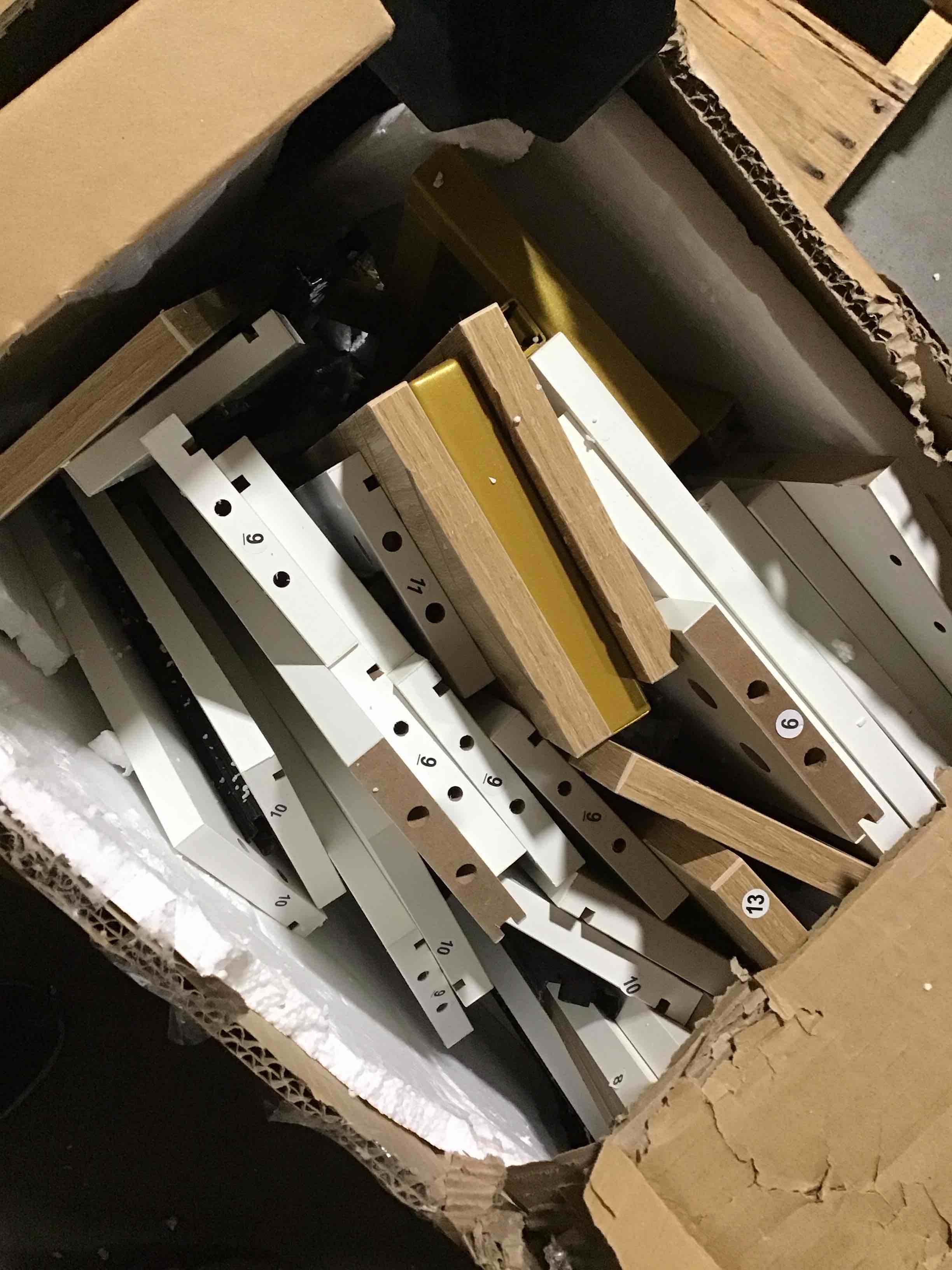 https://s3.amazonaws.com/lotting-images-prod/bidfta/RED6068257_1711653193608.jpeg