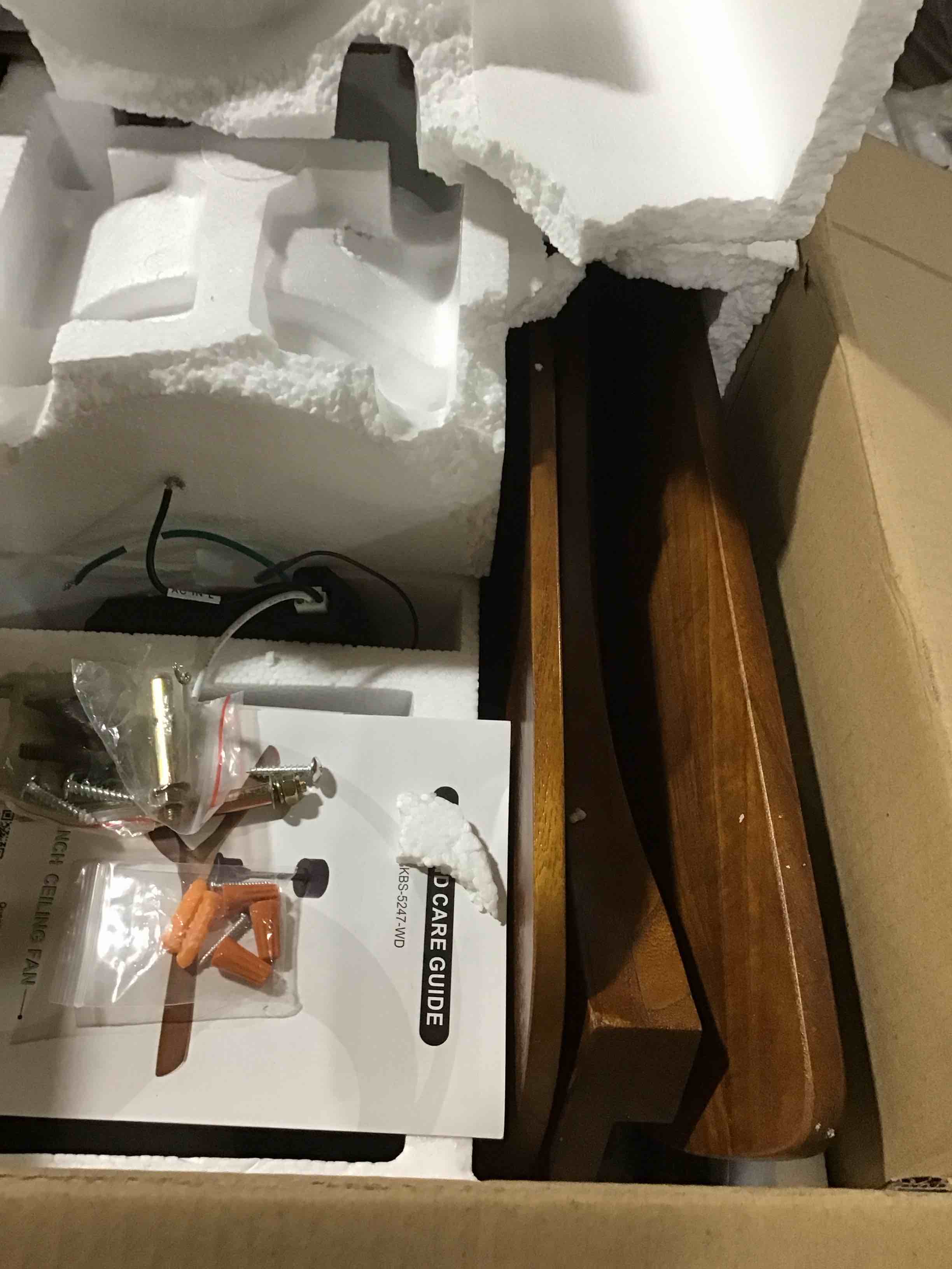 https://s3.amazonaws.com/lotting-images-prod/bidfta/RED6068584_1711996396401.jpeg