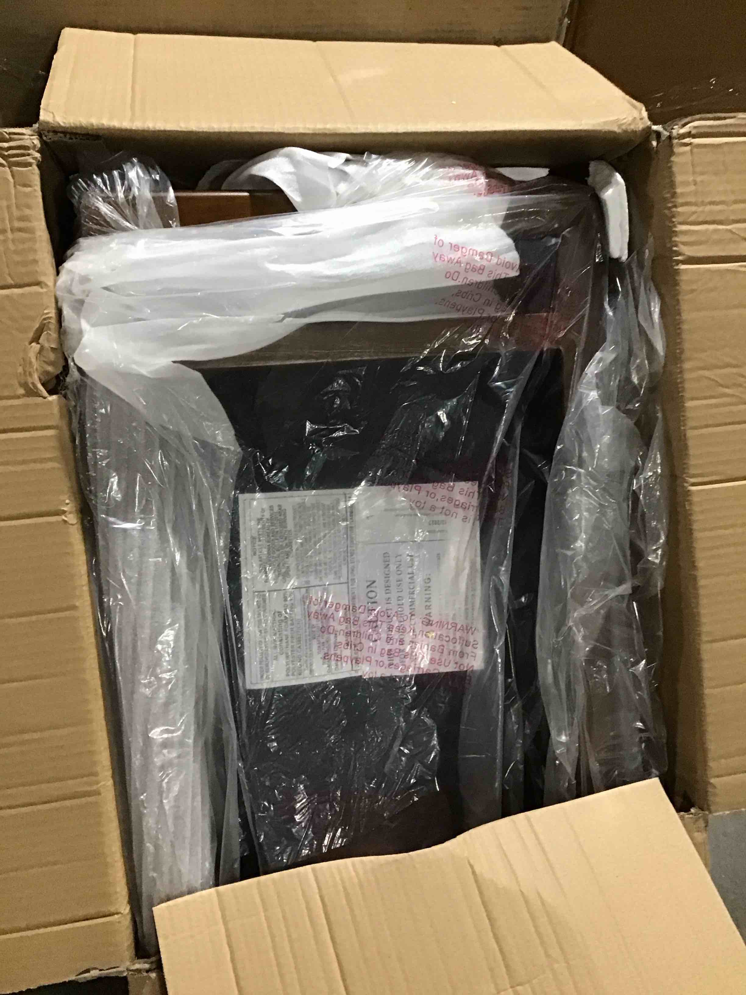 https://s3.amazonaws.com/lotting-images-prod/bidfta/RED6068801_1712083314559.jpeg