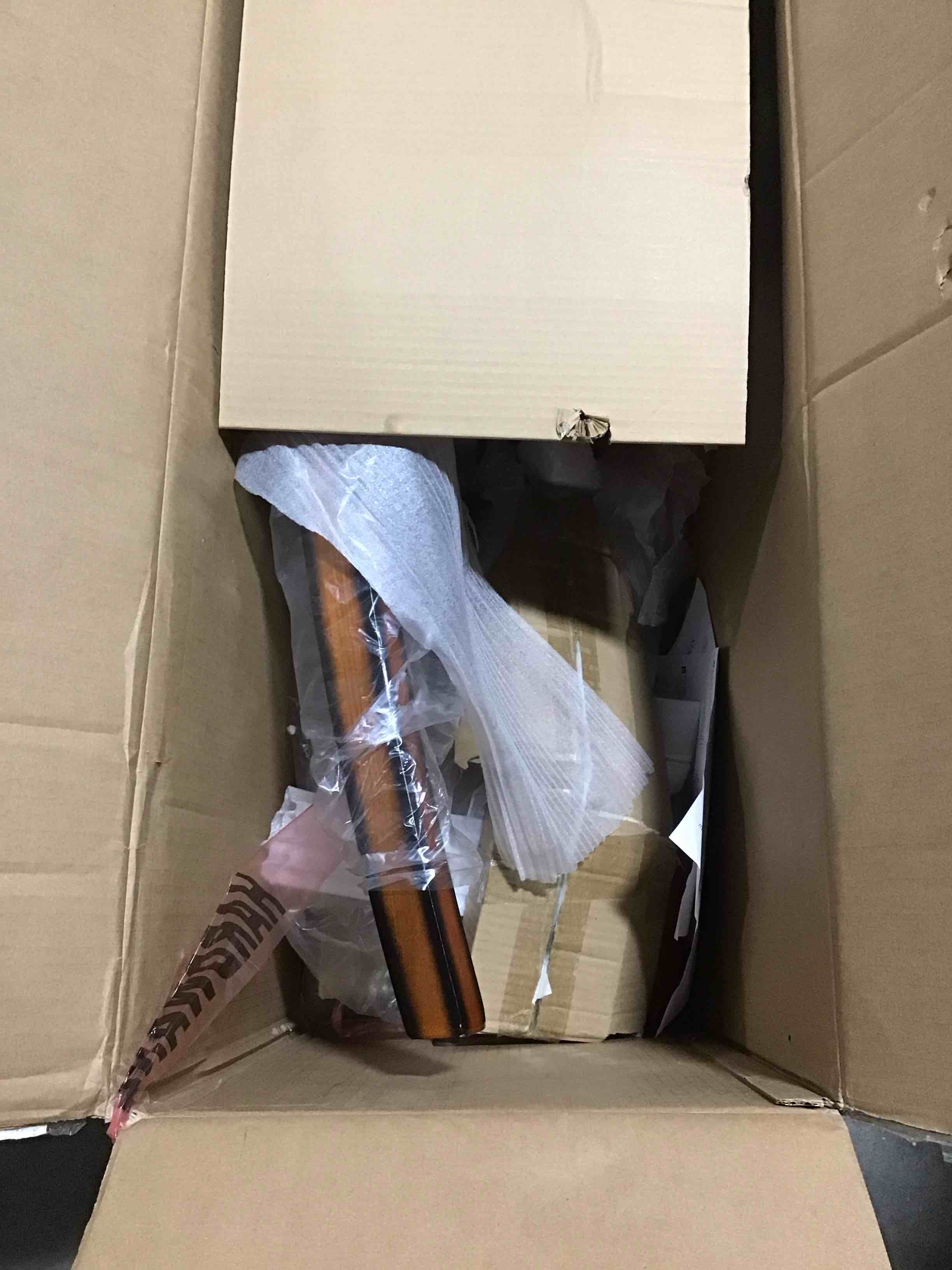 https://s3.amazonaws.com/lotting-images-prod/bidfta/RED6069215_1712319287301.jpeg