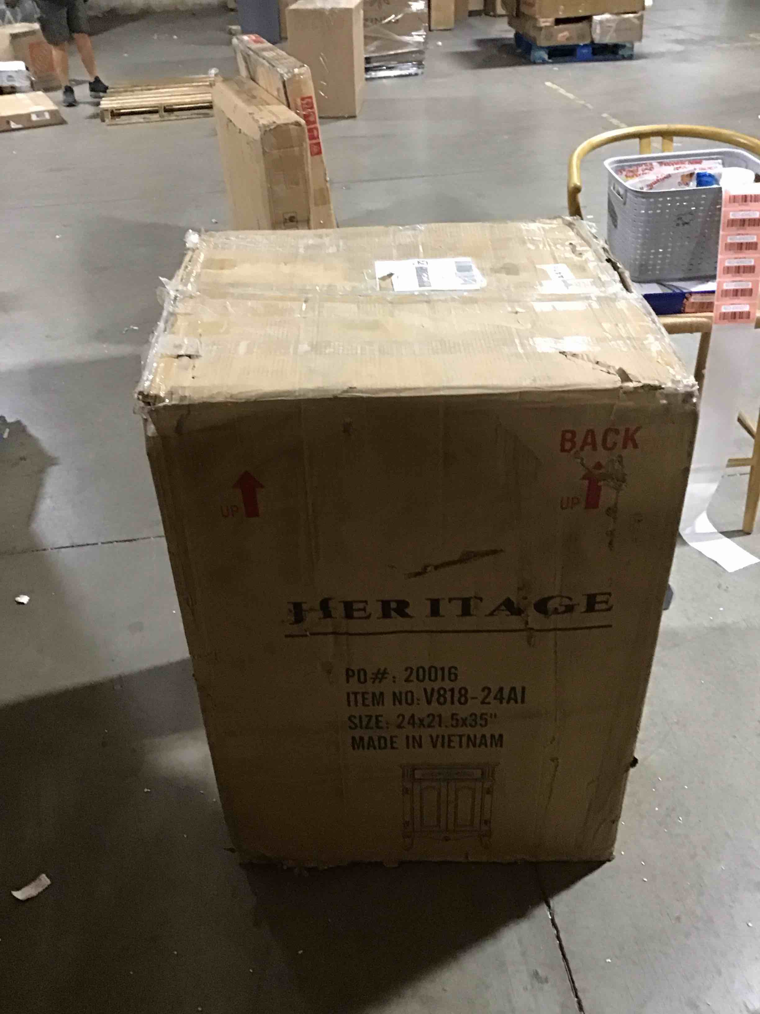 https://s3.amazonaws.com/lotting-images-prod/bidfta/RED6069226_1712321161866.jpeg