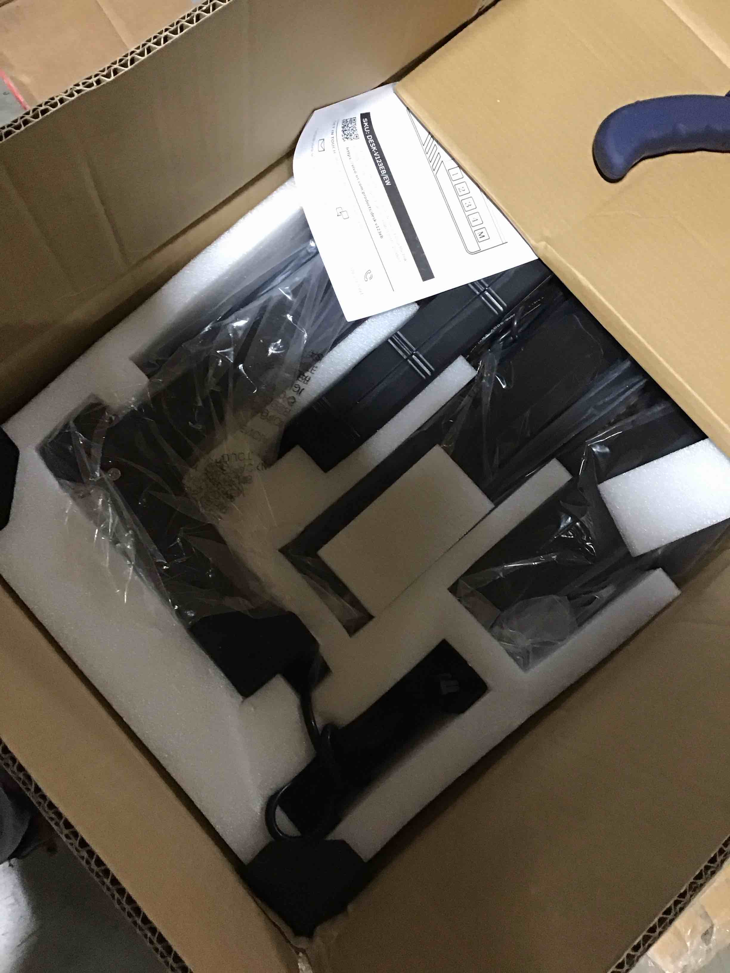 https://s3.amazonaws.com/lotting-images-prod/bidfta/RED6069251_1712324159509.jpeg