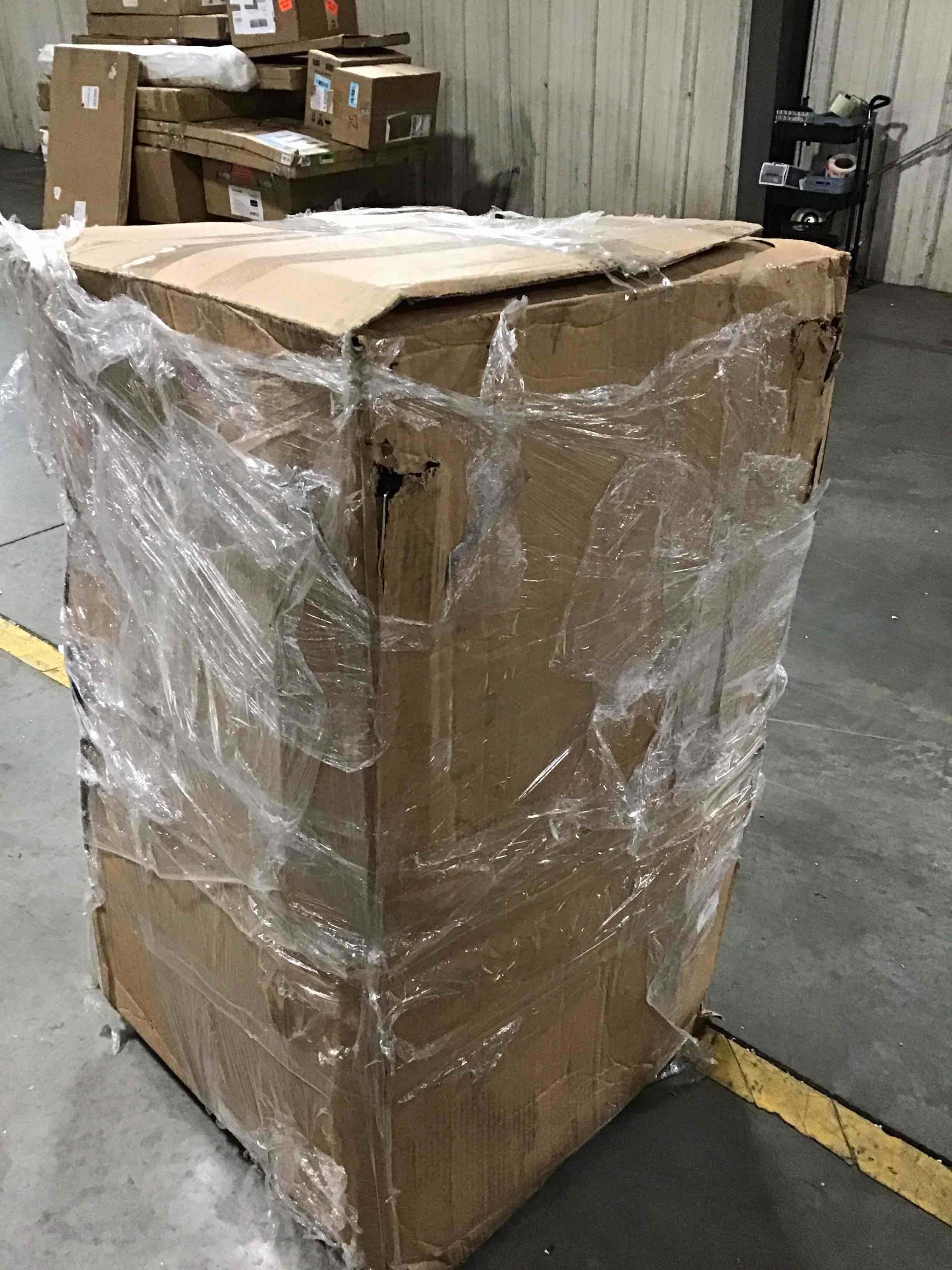 https://s3.amazonaws.com/lotting-images-prod/bidfta/RED6069272_1712328620767.jpeg