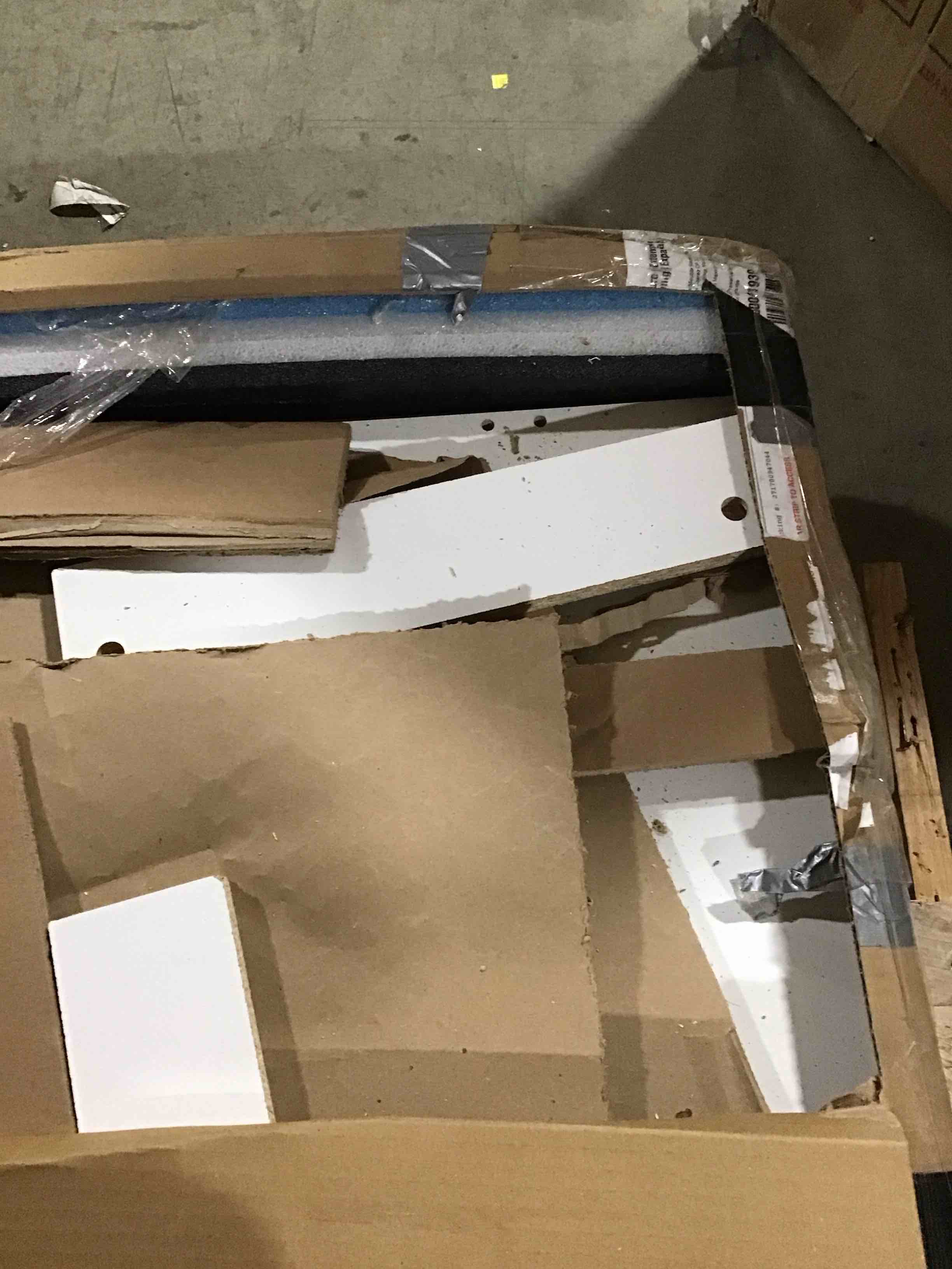 https://s3.amazonaws.com/lotting-images-prod/bidfta/RED6069282_1712329827172.jpeg