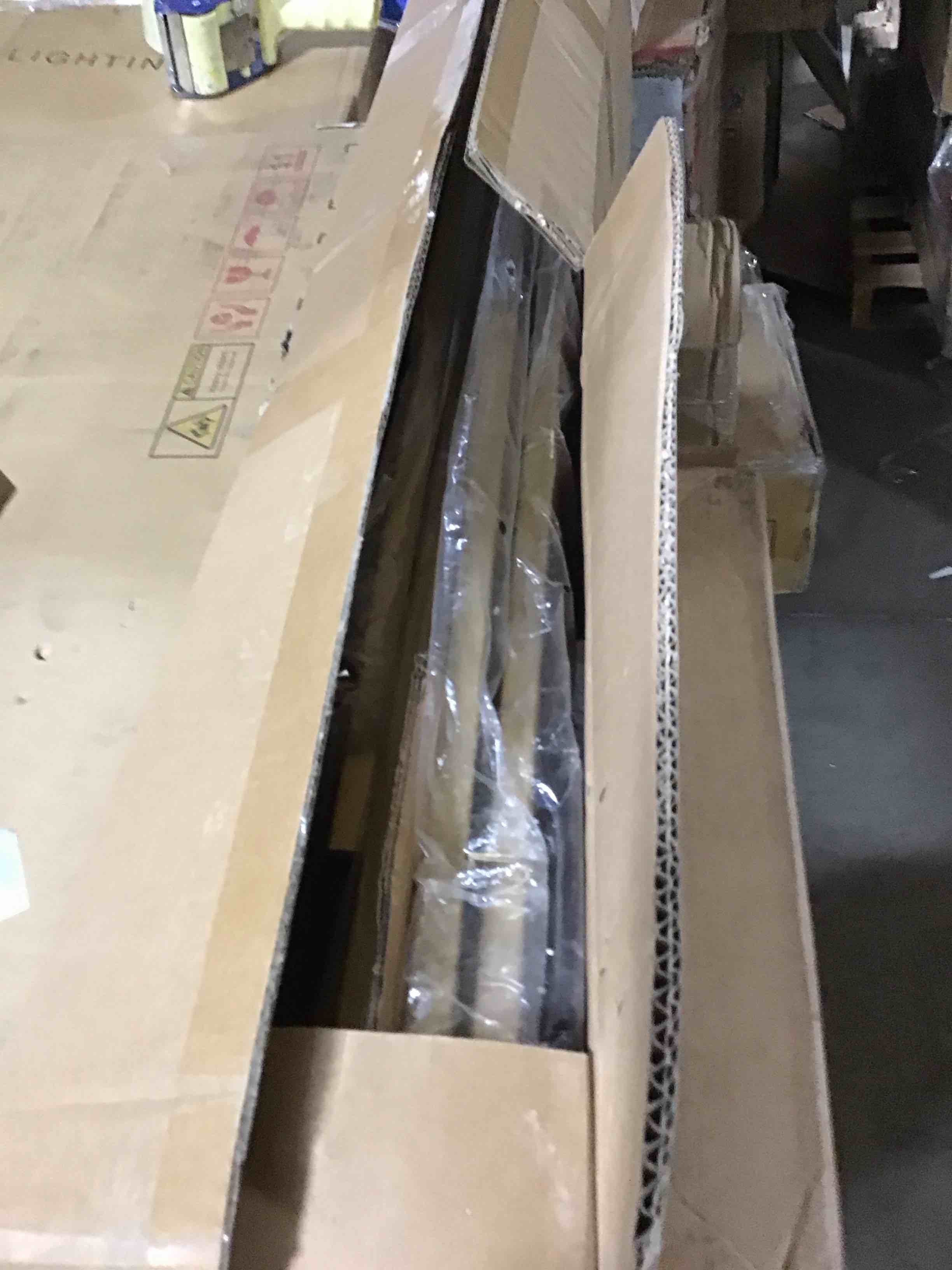 https://s3.amazonaws.com/lotting-images-prod/bidfta/RED6069296_1712331312733.jpeg
