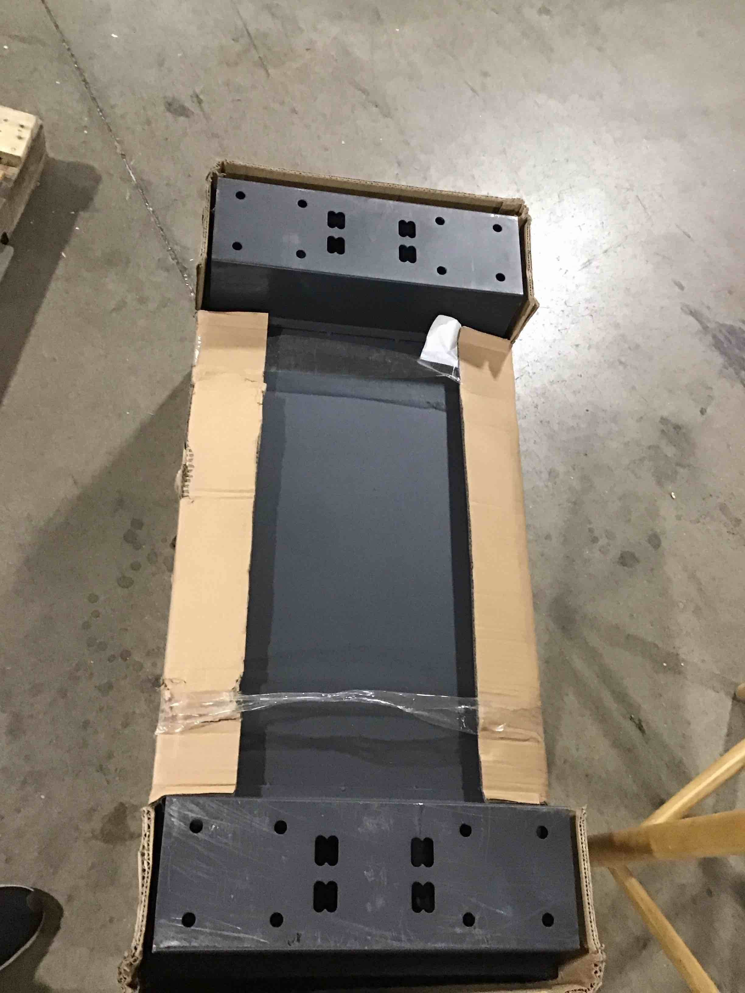 https://s3.amazonaws.com/lotting-images-prod/bidfta/RED6069410_1712664601317.jpeg