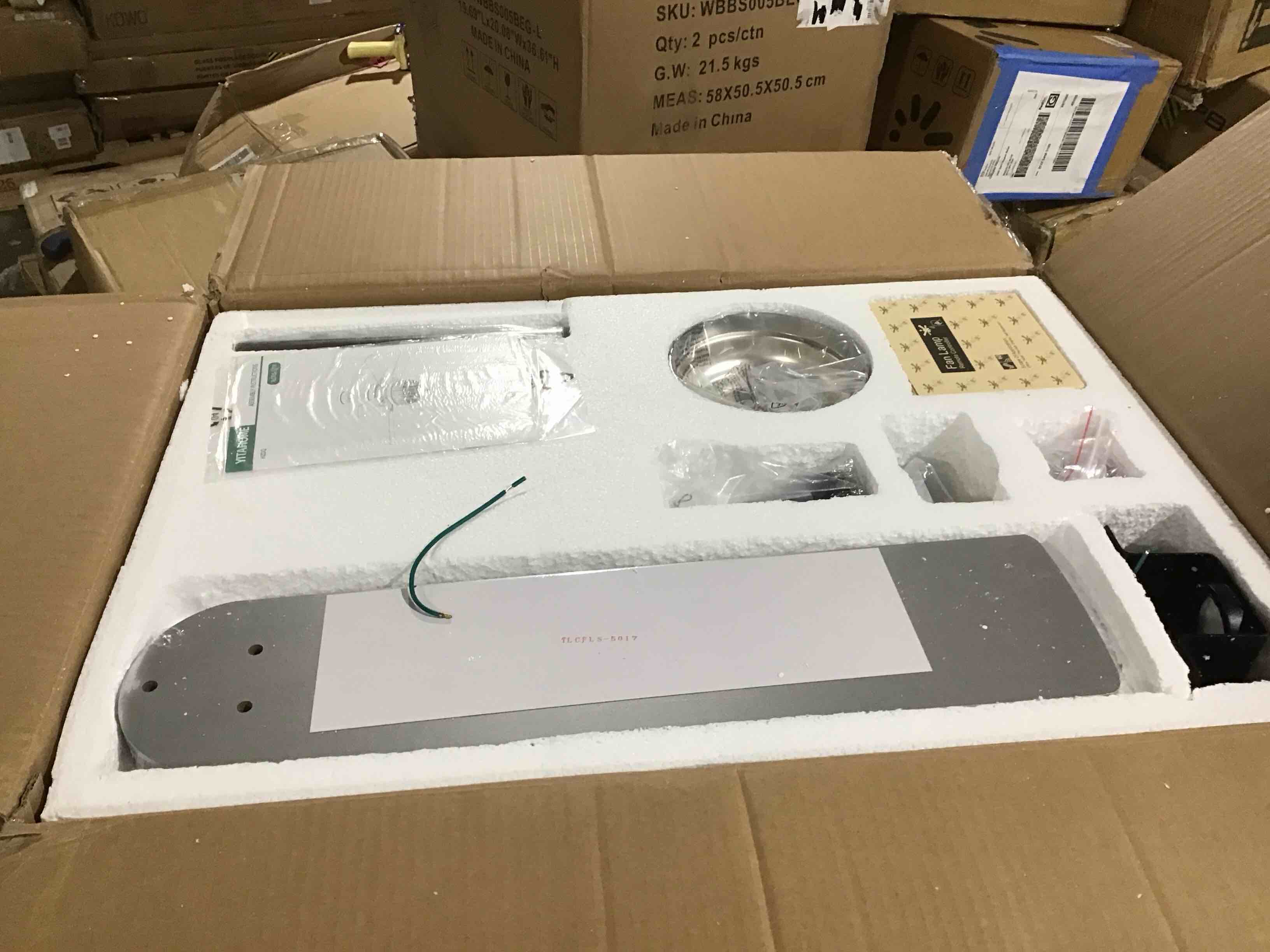 https://s3.amazonaws.com/lotting-images-prod/bidfta/RED6069434_1712667283225.jpeg