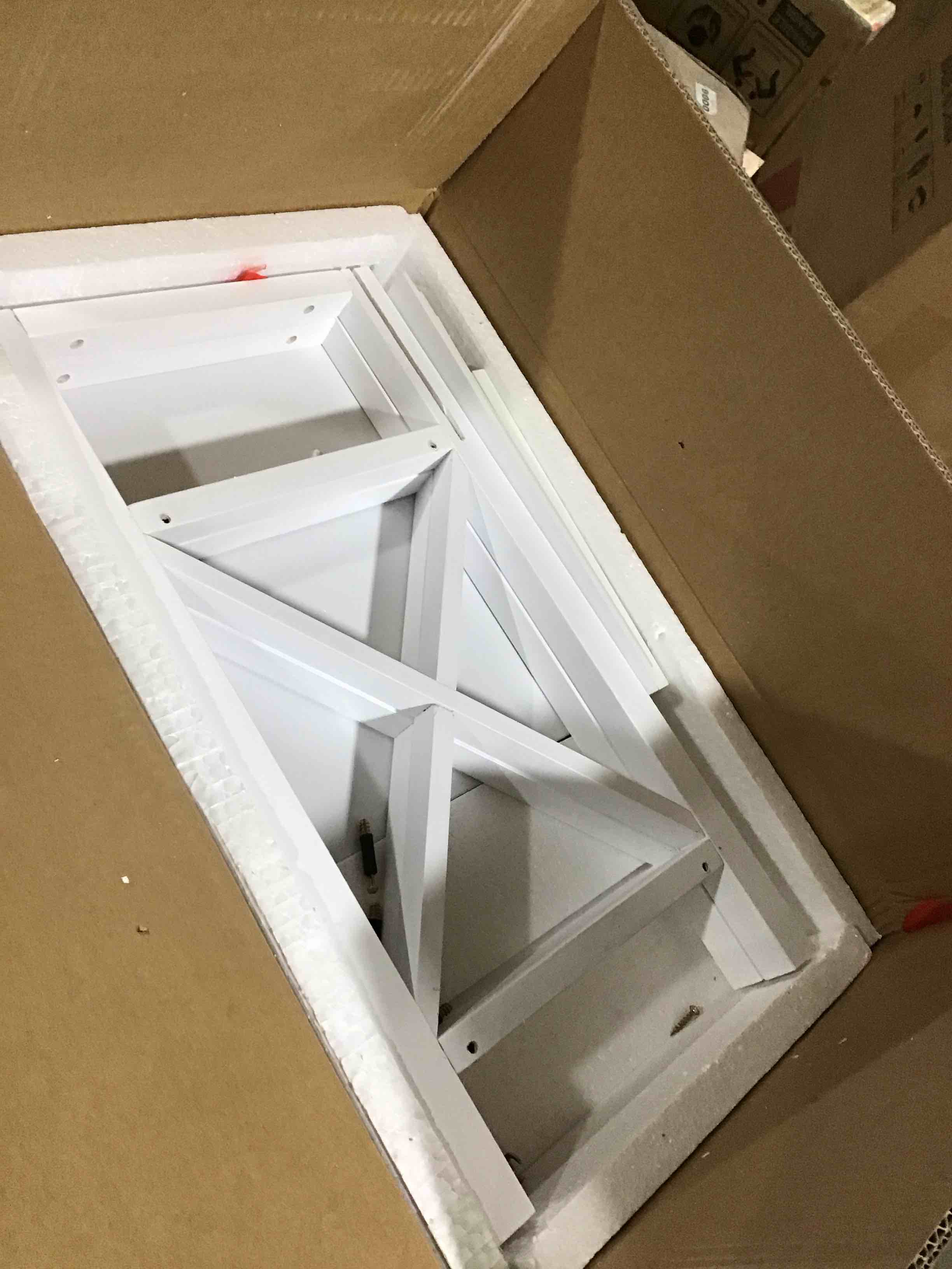 https://s3.amazonaws.com/lotting-images-prod/bidfta/RED6069435_1712667714867.jpeg