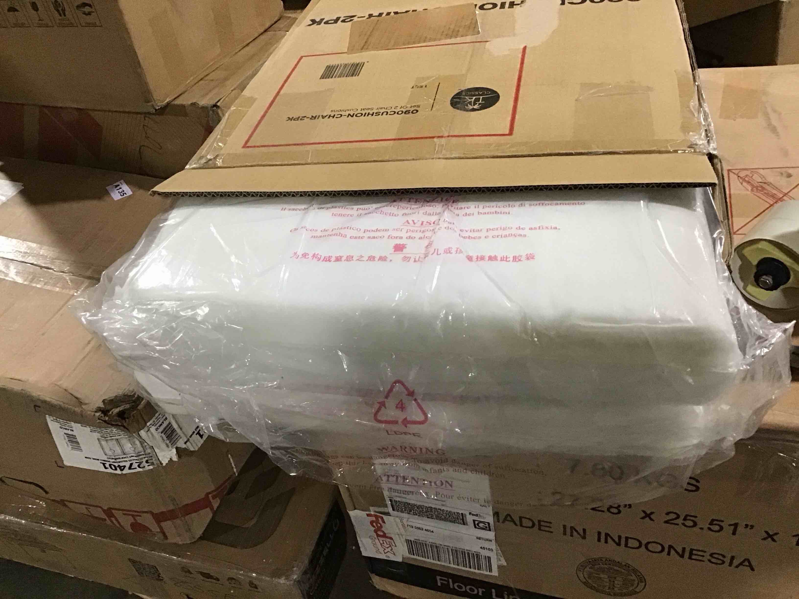 https://s3.amazonaws.com/lotting-images-prod/bidfta/RED6069437_1712667954352.jpeg