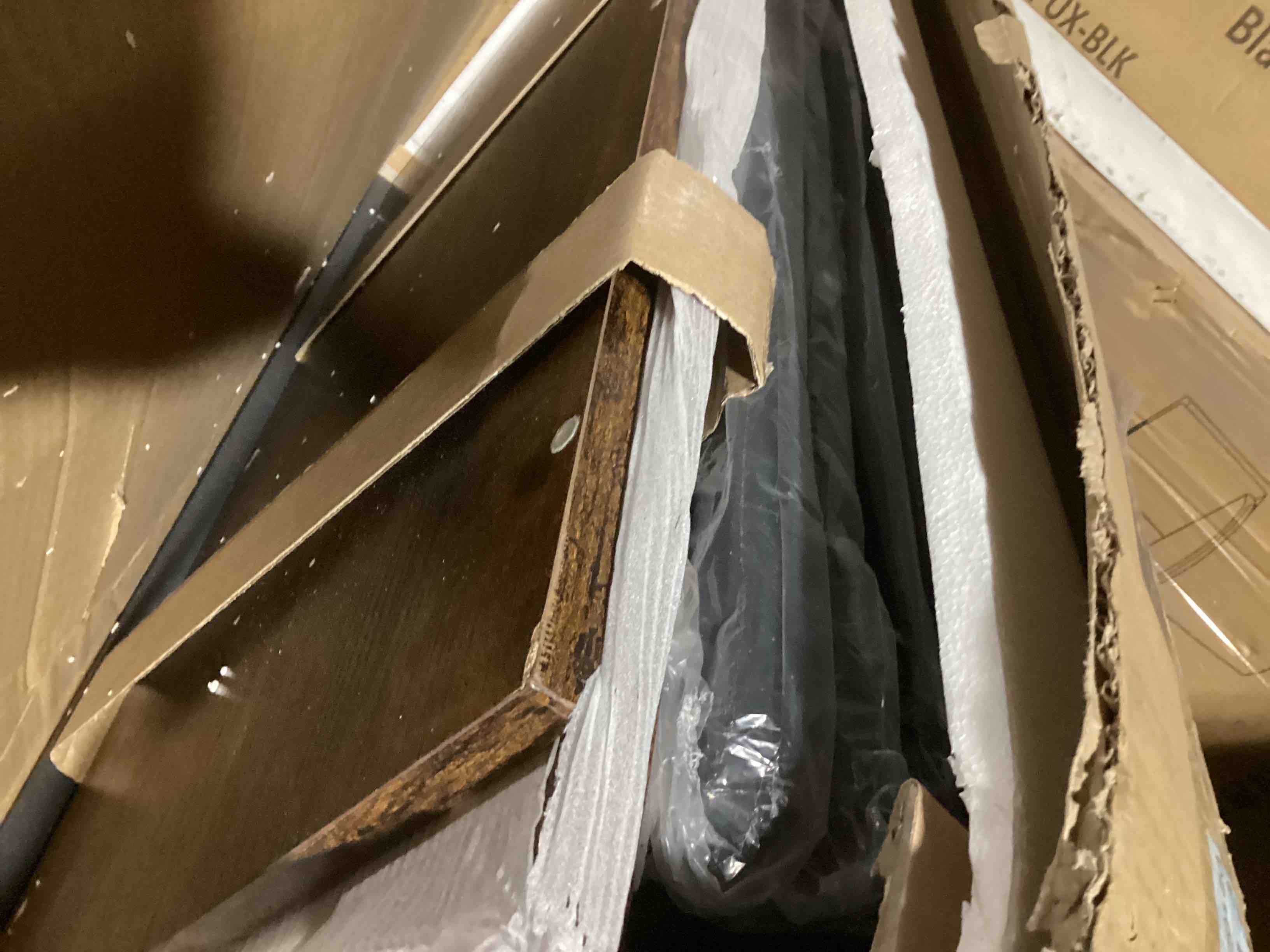 https://s3.amazonaws.com/lotting-images-prod/bidfta/RED6070038_1712166852378.jpeg