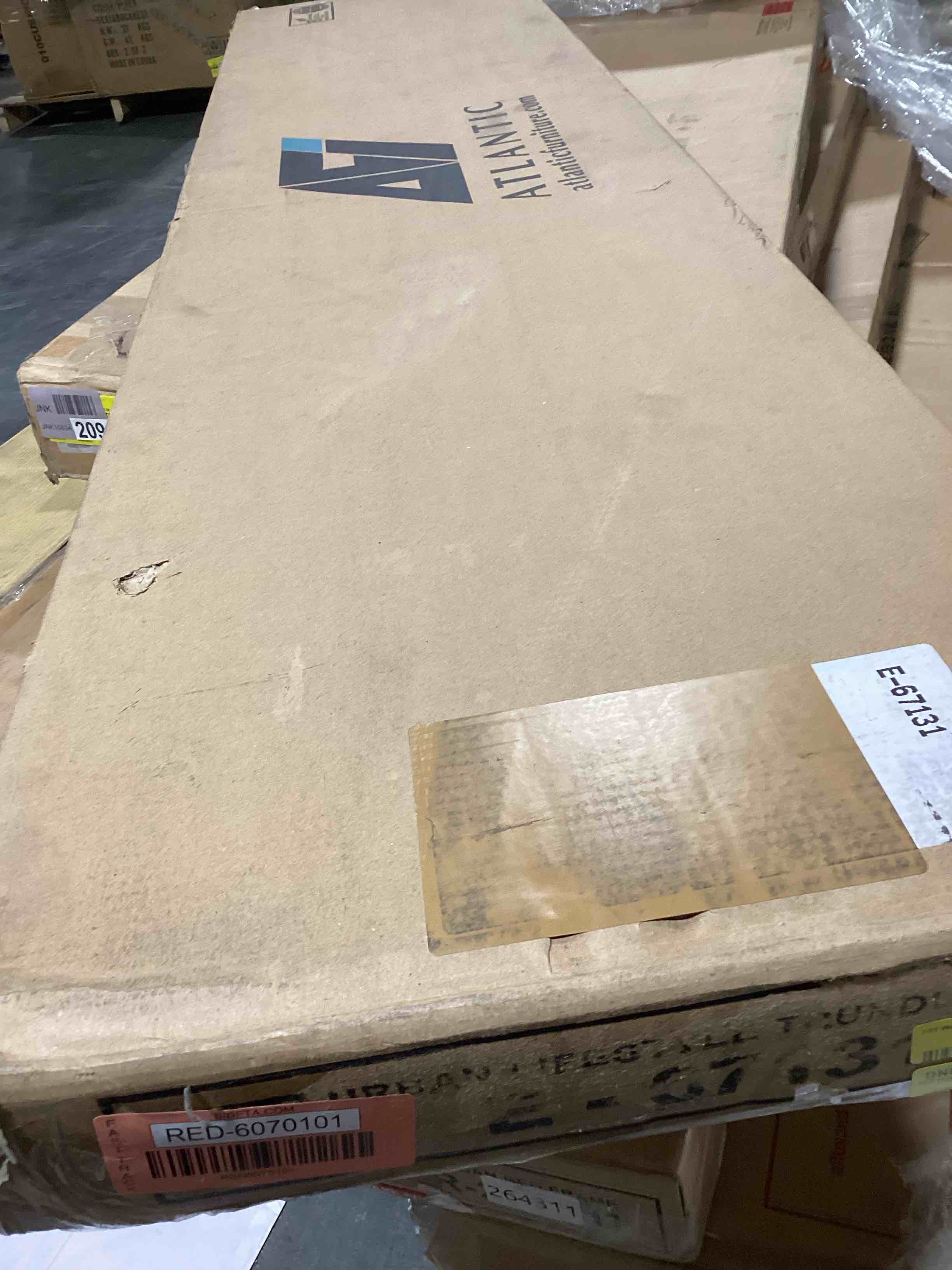 https://s3.amazonaws.com/lotting-images-prod/bidfta/RED6070101_1712244865728.jpeg