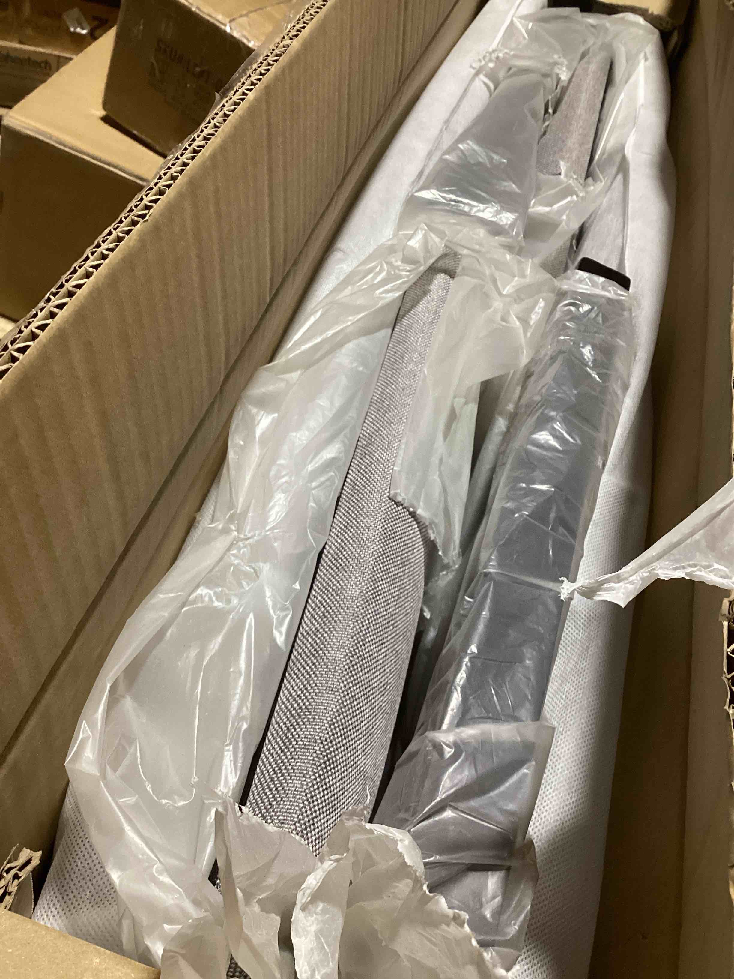 https://s3.amazonaws.com/lotting-images-prod/bidfta/RED6070369_1712604621491.jpeg